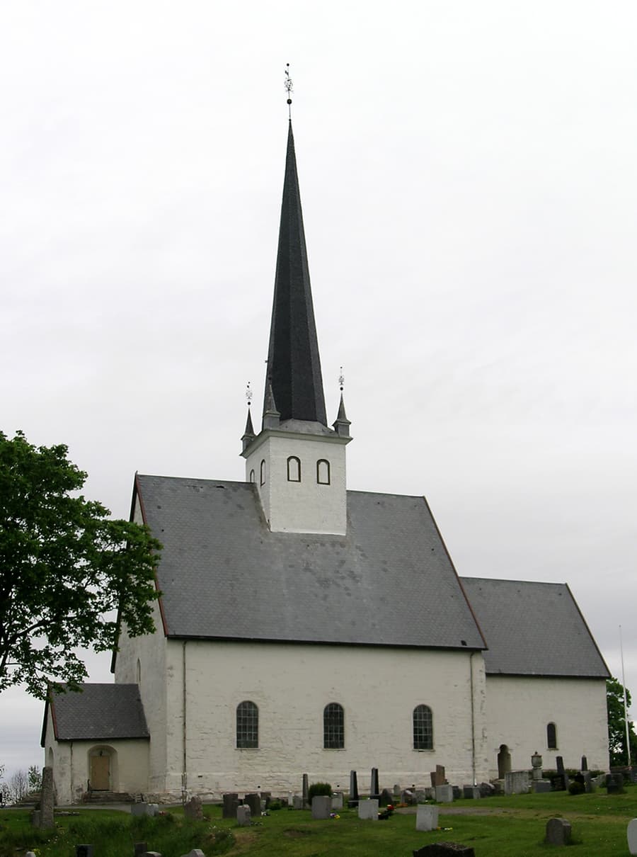 Stange Church
