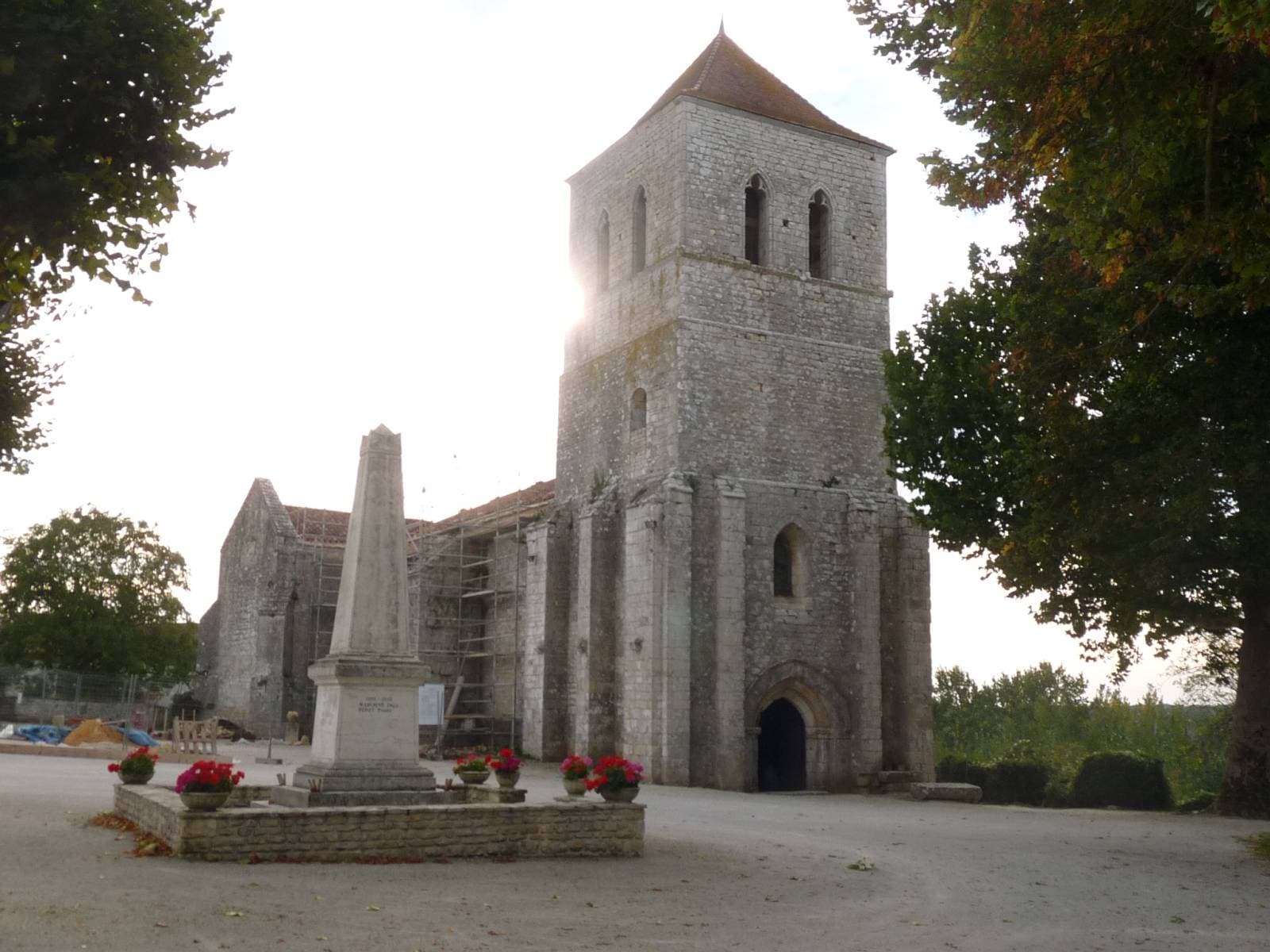 Église Saint-Front de Saint-Front