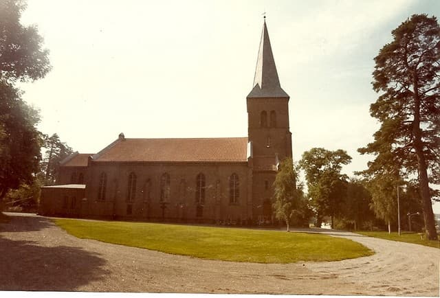 Stokke Church