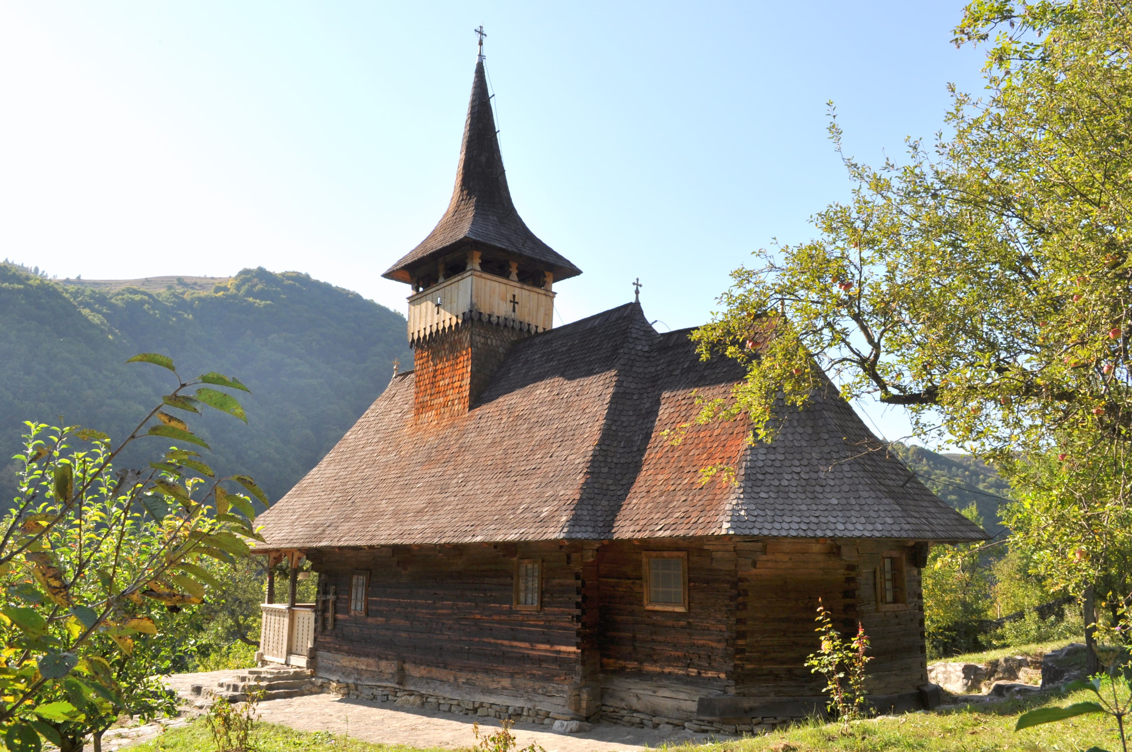 Wooden church in Sub Piatră, Alba