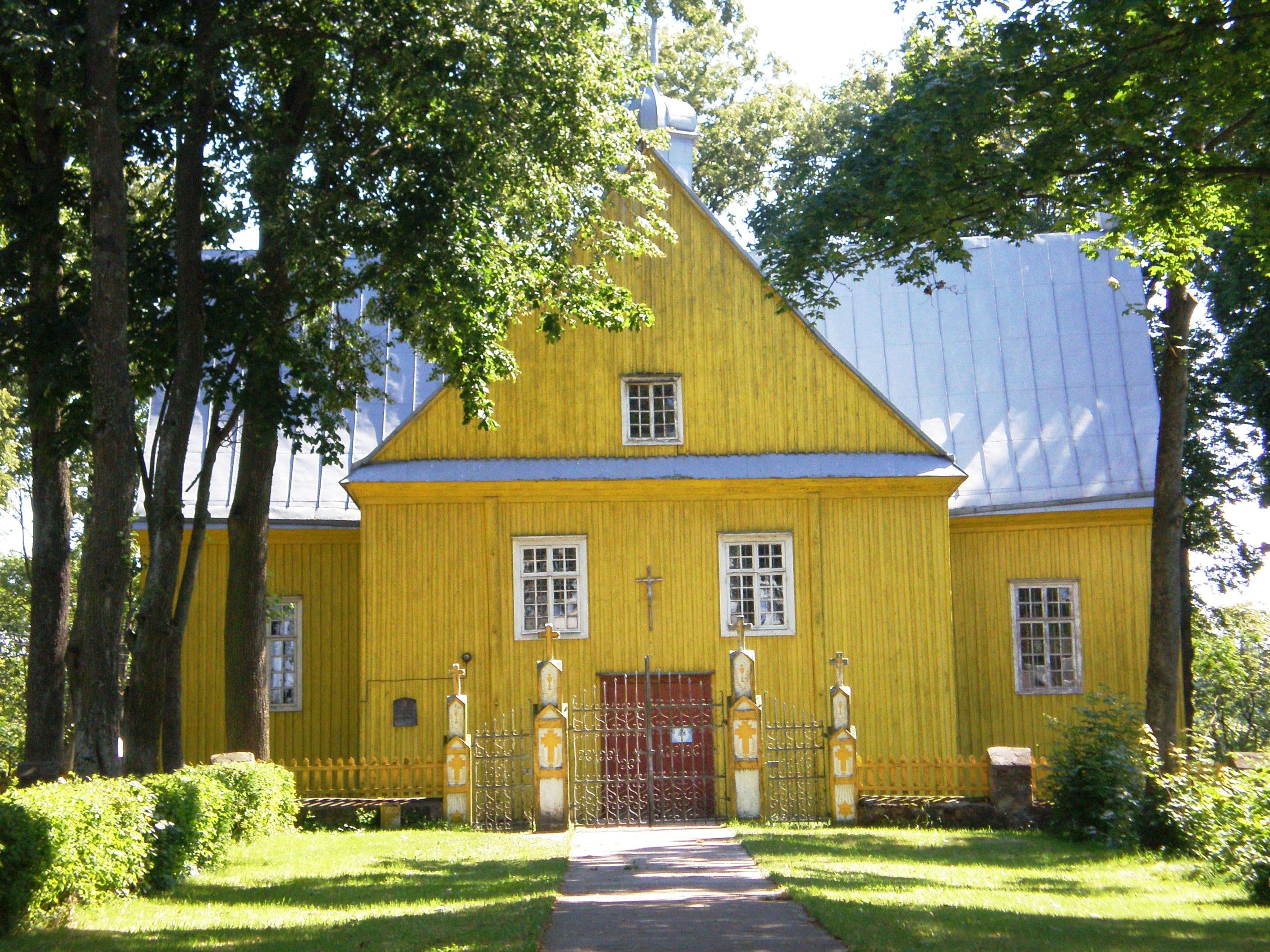 Church of Crucified Jesus, Surviliškis