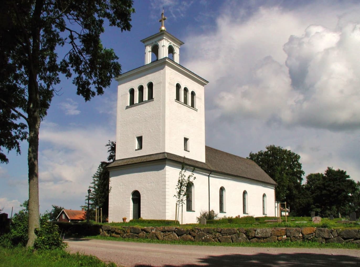 Svanshals kyrka