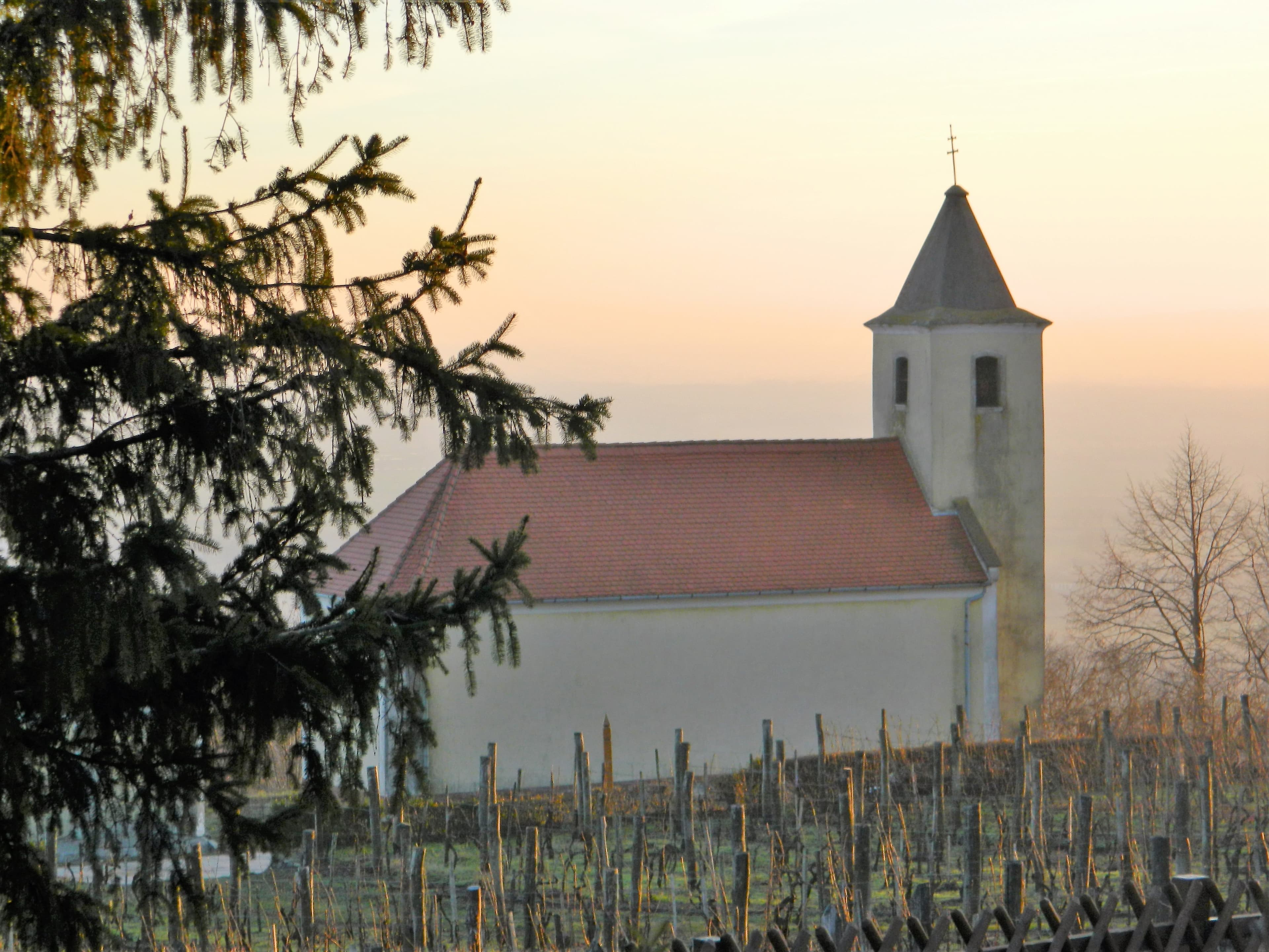Saint Helena Chapel, Somlójenő