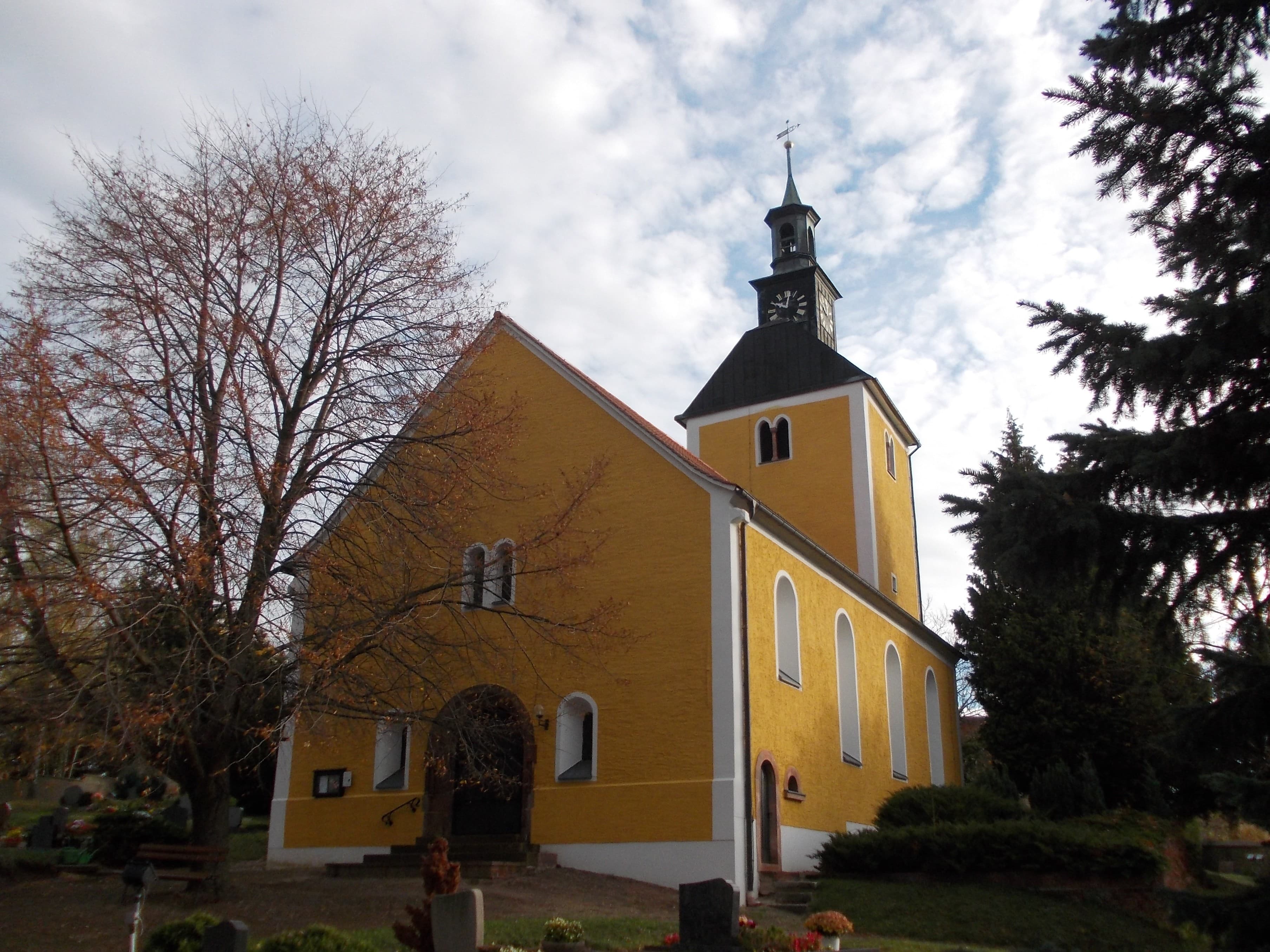 St. James, Tautenhain