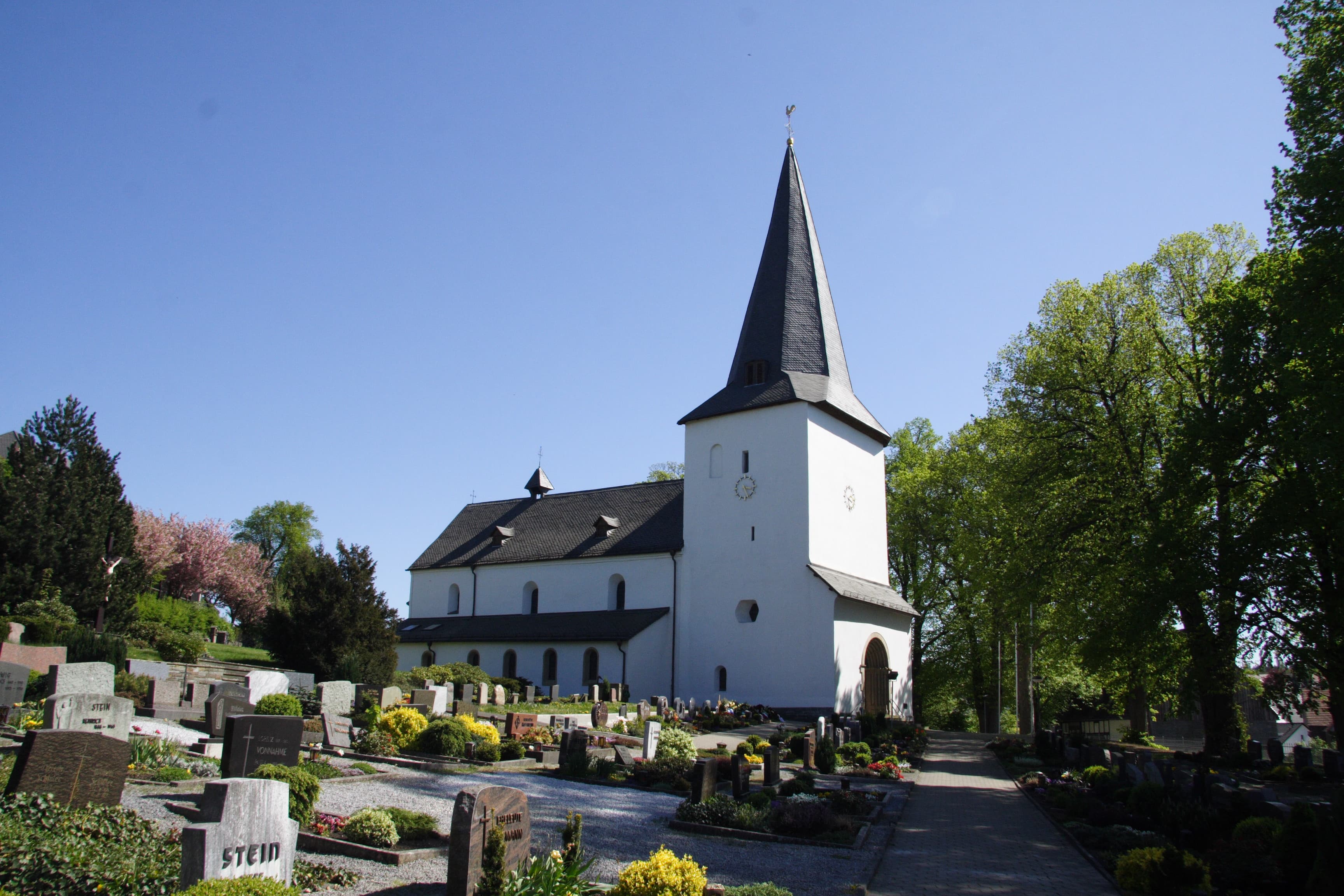 St. Dionysios, Thülen