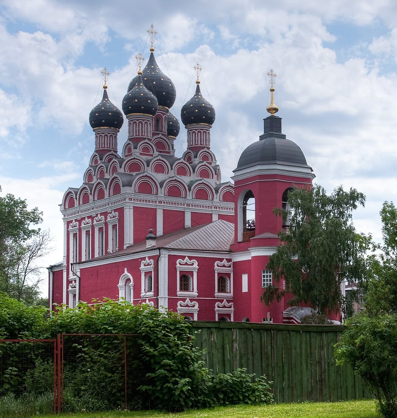 Tikhvinskaya church in Alekseyevskoe