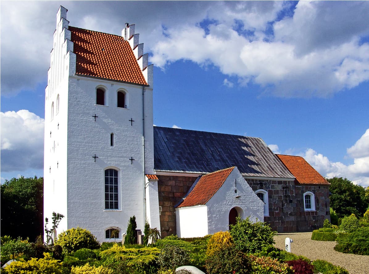 Træden Church