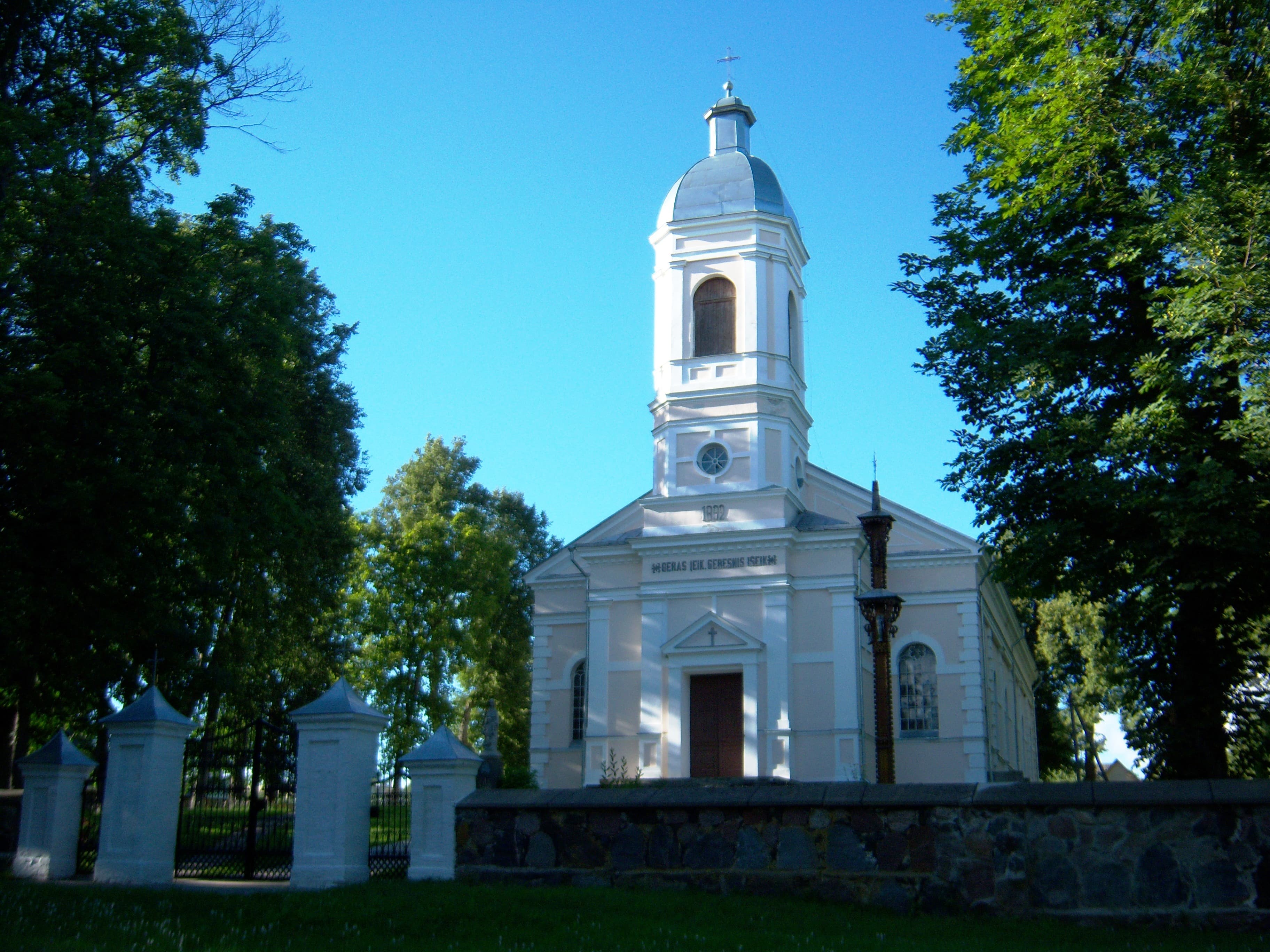 Church of St. Anne, Traupis
