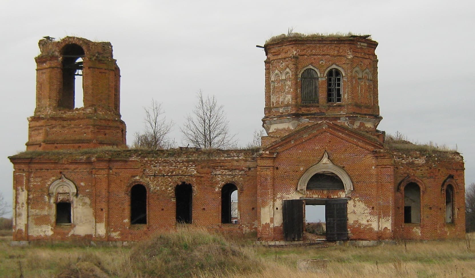 Holy Trinity church, Savitskoe