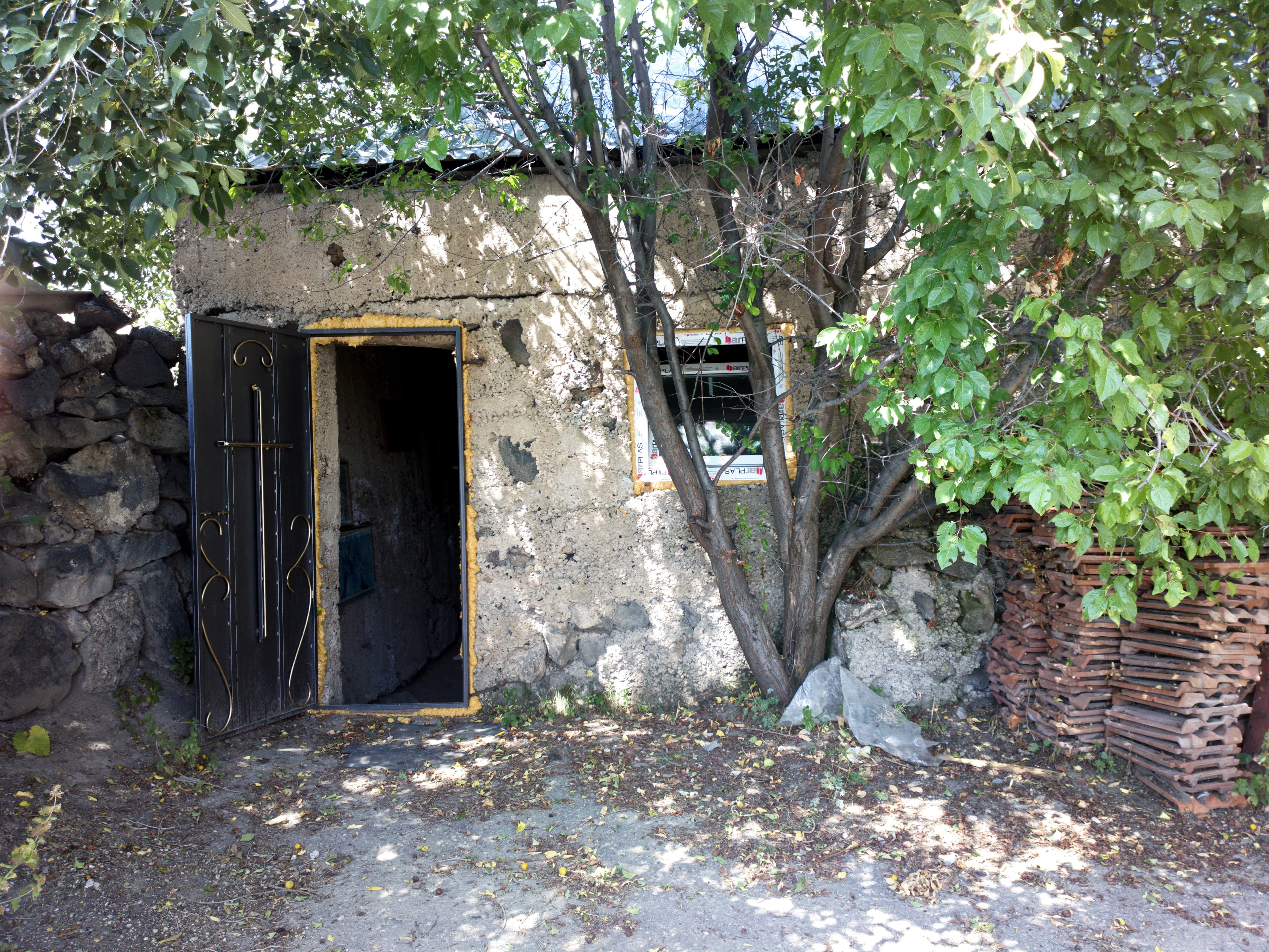 Tukh Manuk chapel, Jrarat
