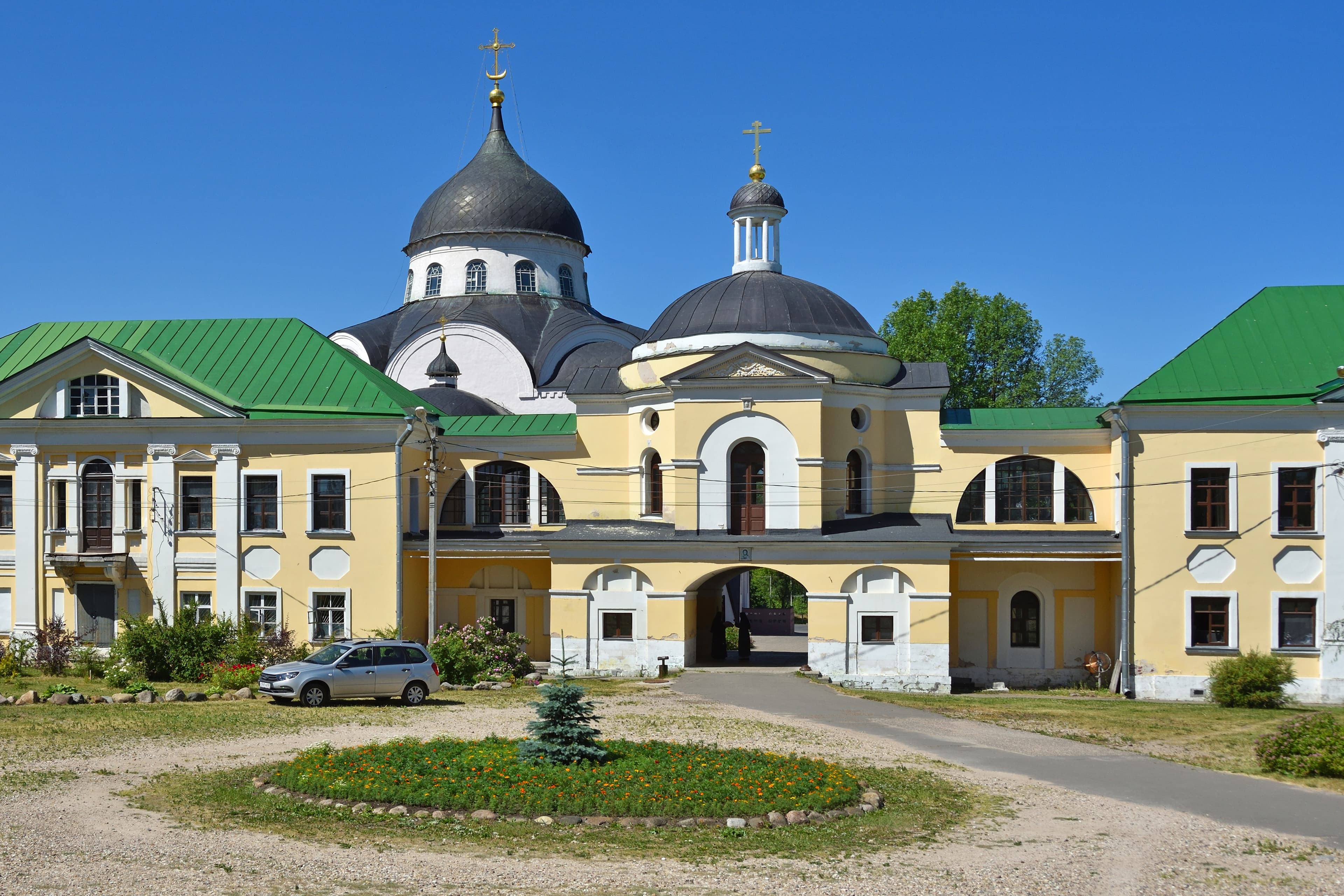 Gate Church of the Nativity monastery in Tver