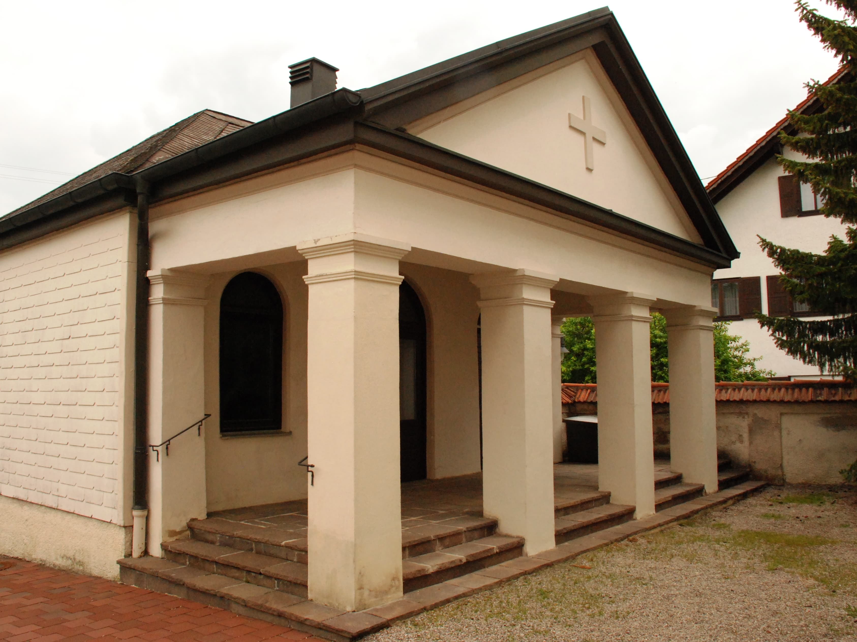 Leichenhalle Kirchenweg 3 a in Unterföhring
