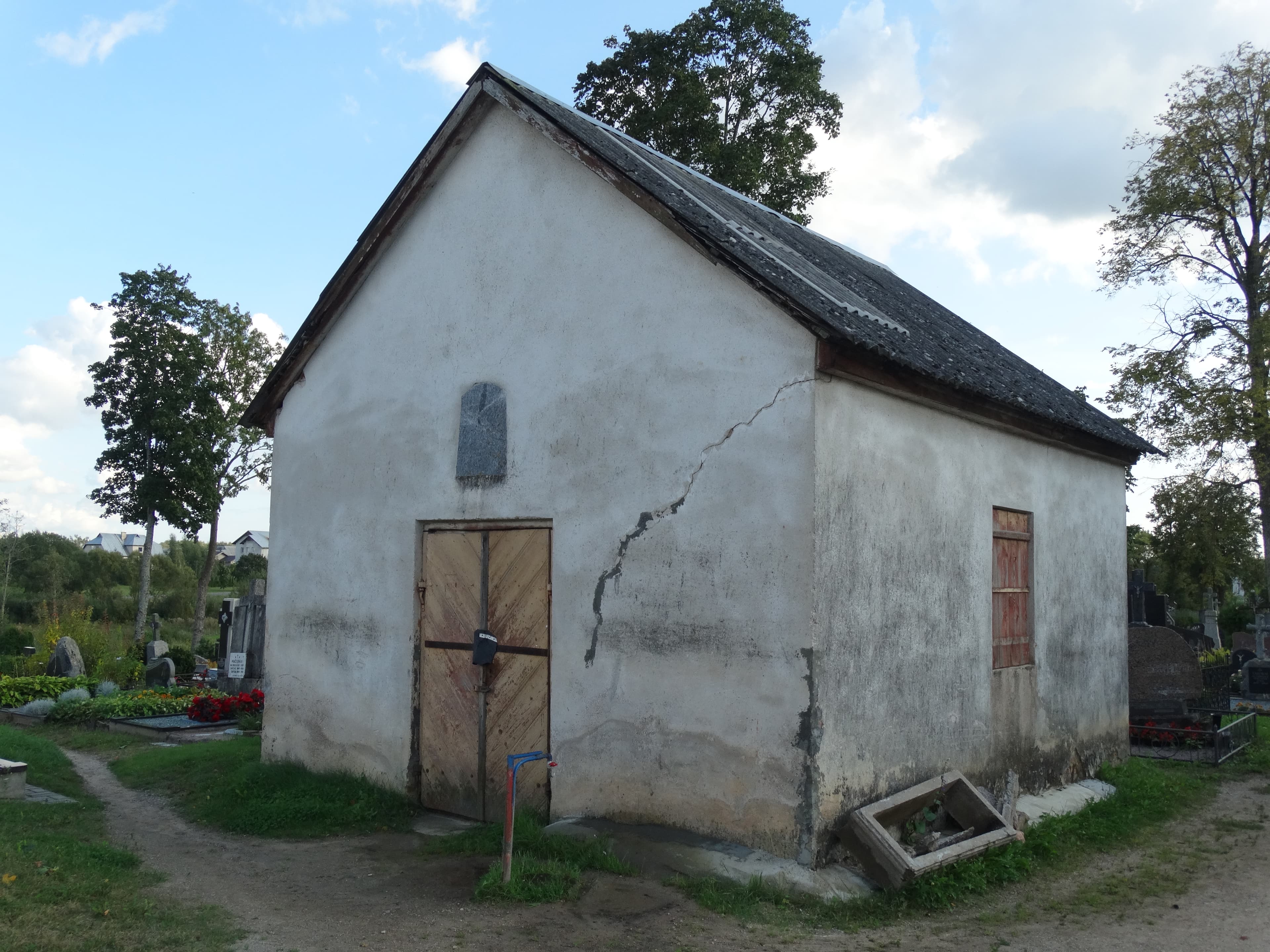 Old cemetery chapel, Utena