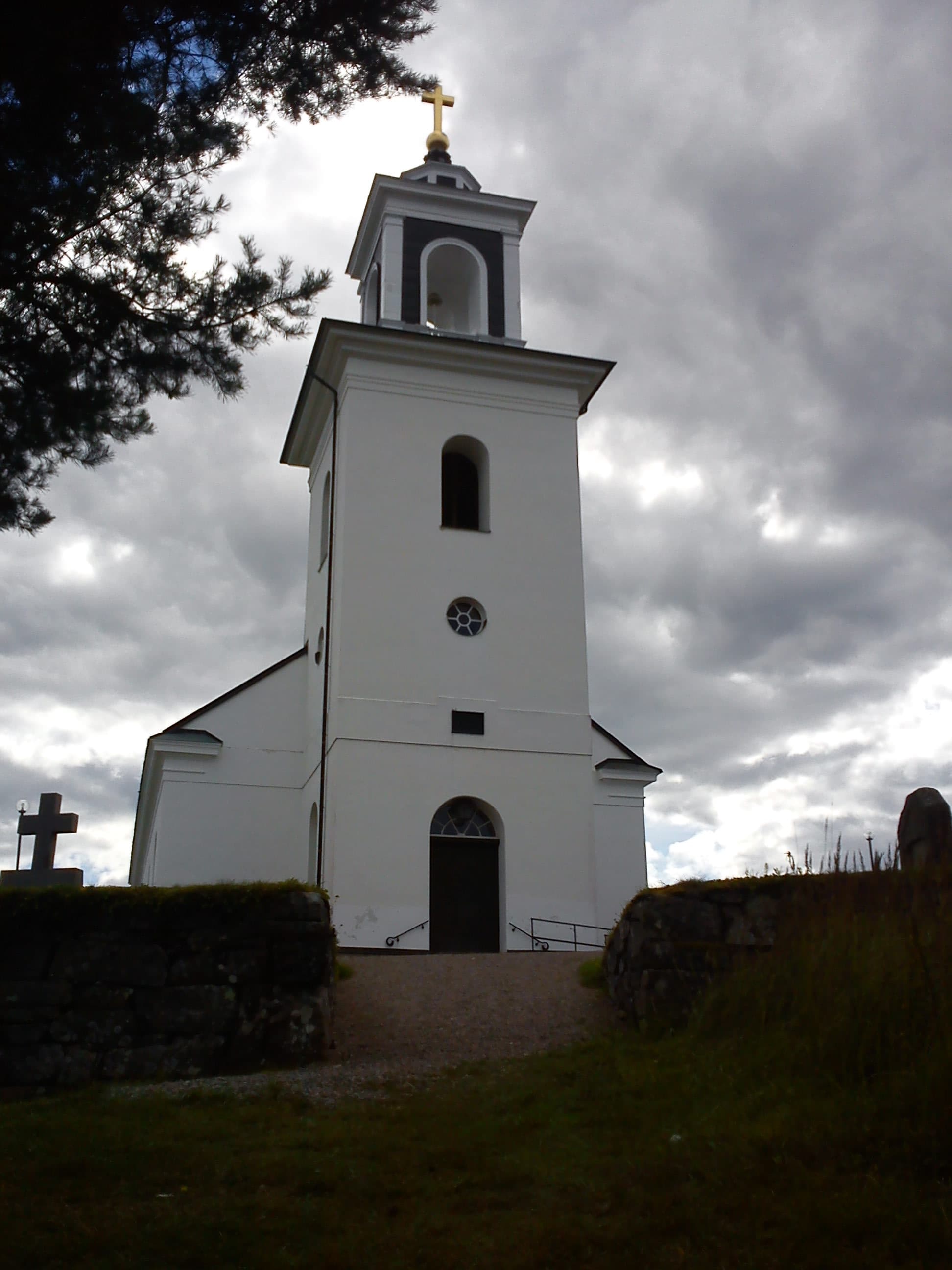 Vårvik Church