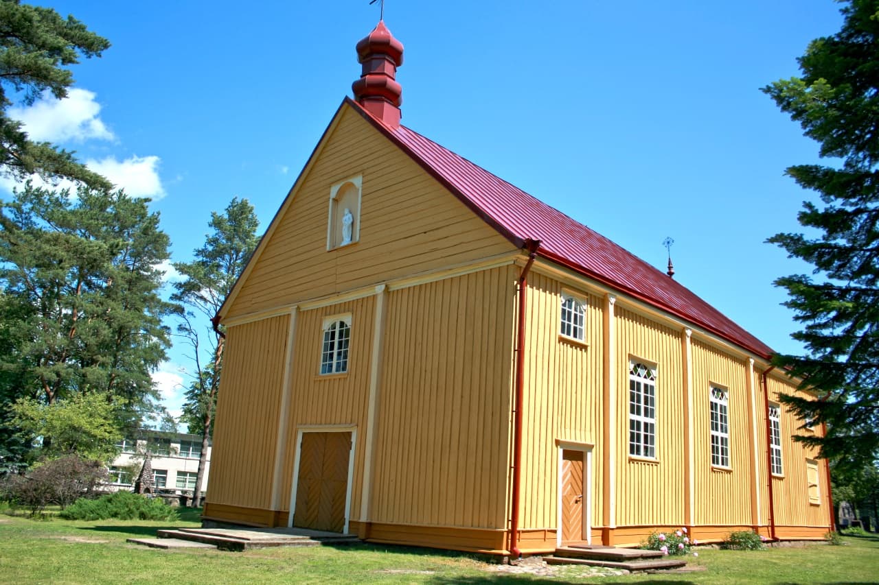 Church of the Holy Trinity, Varlaukis