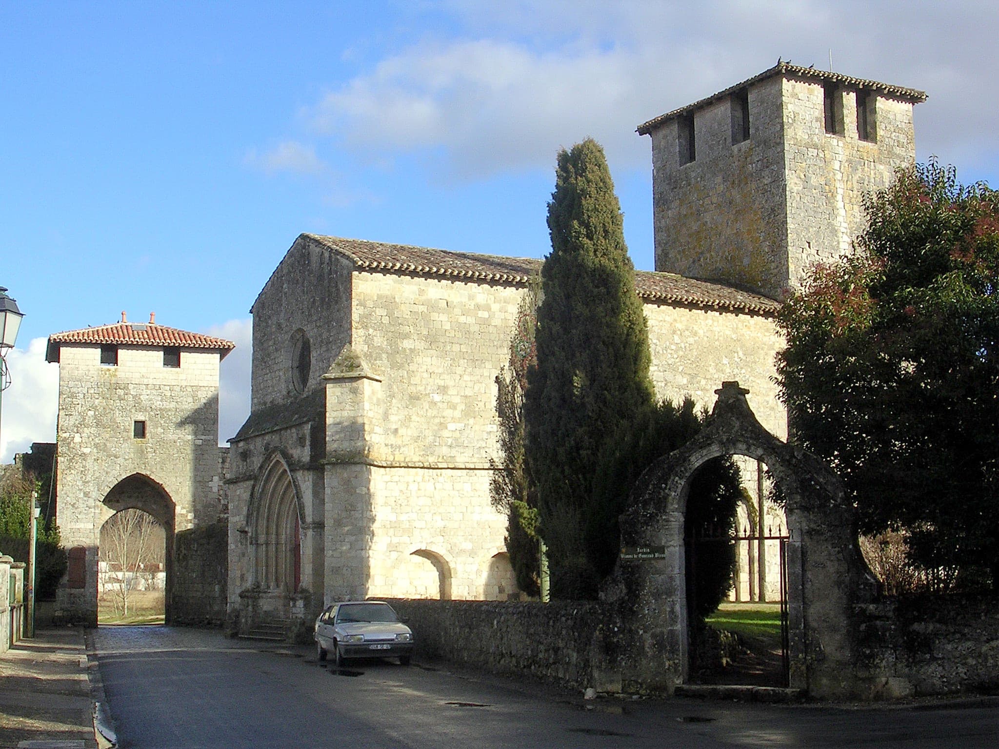 église et cimetière de Vianne