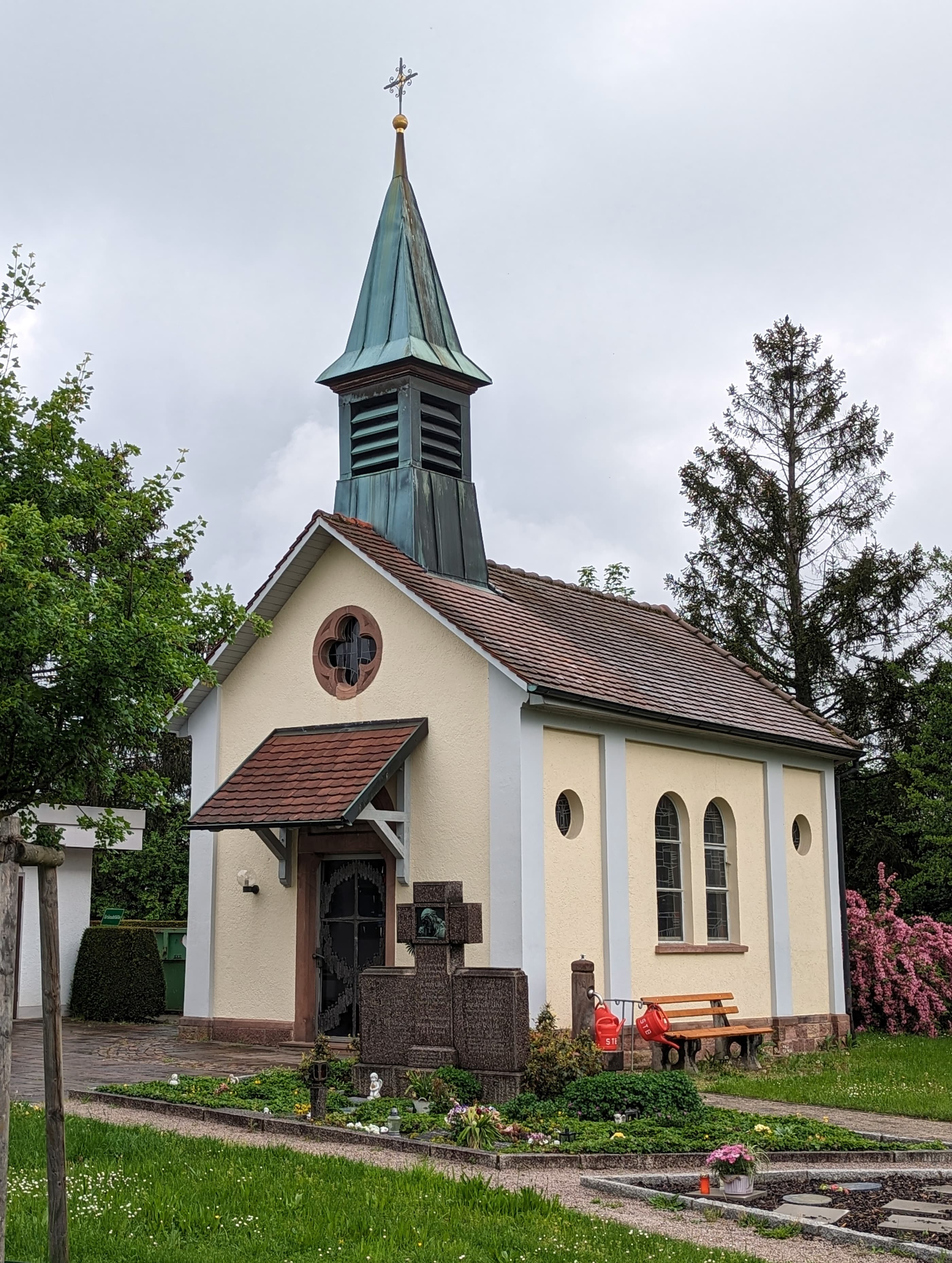 Vimbuch cemetery chapel
