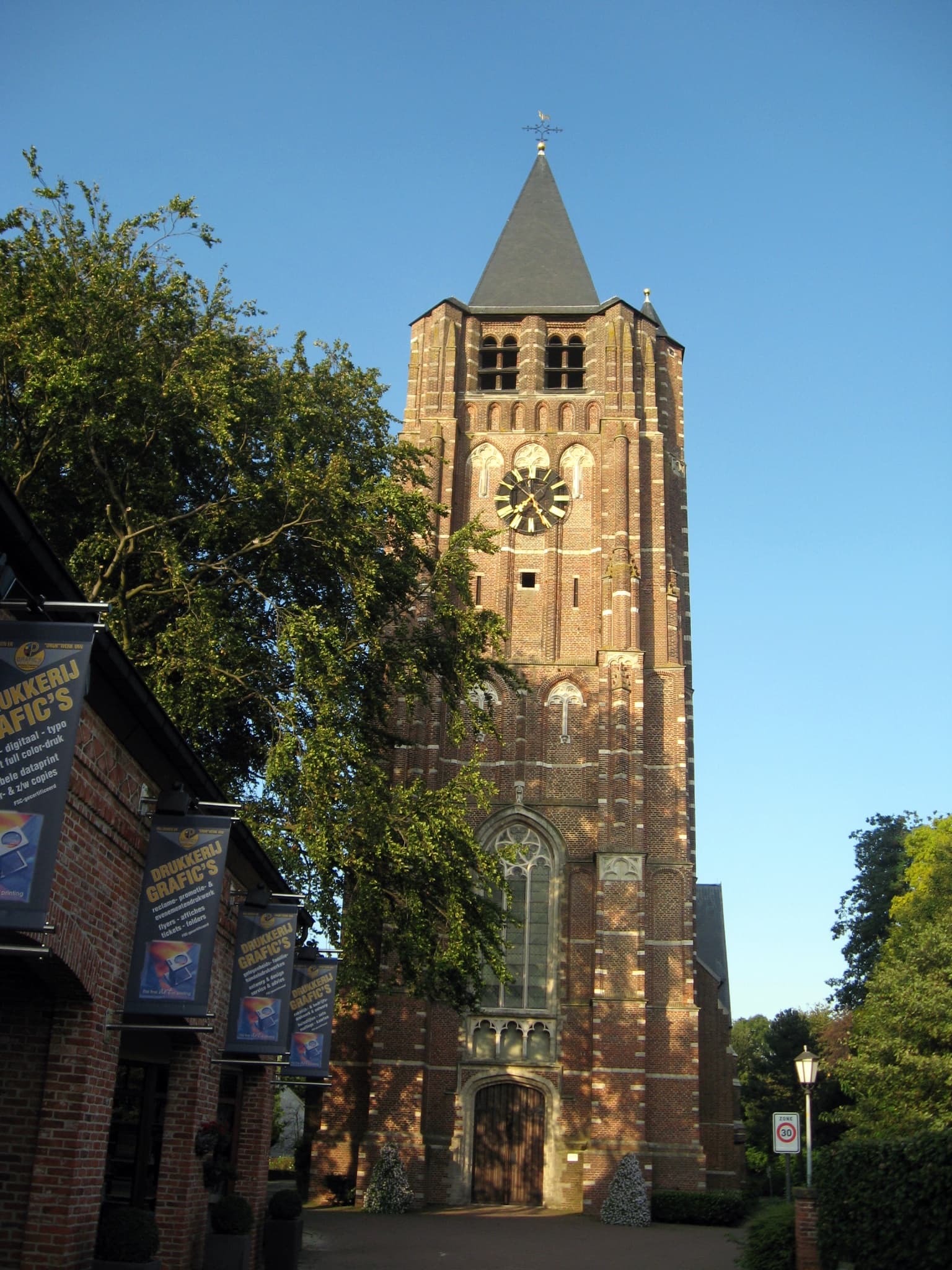 Sint-Michielskerk, Weelde