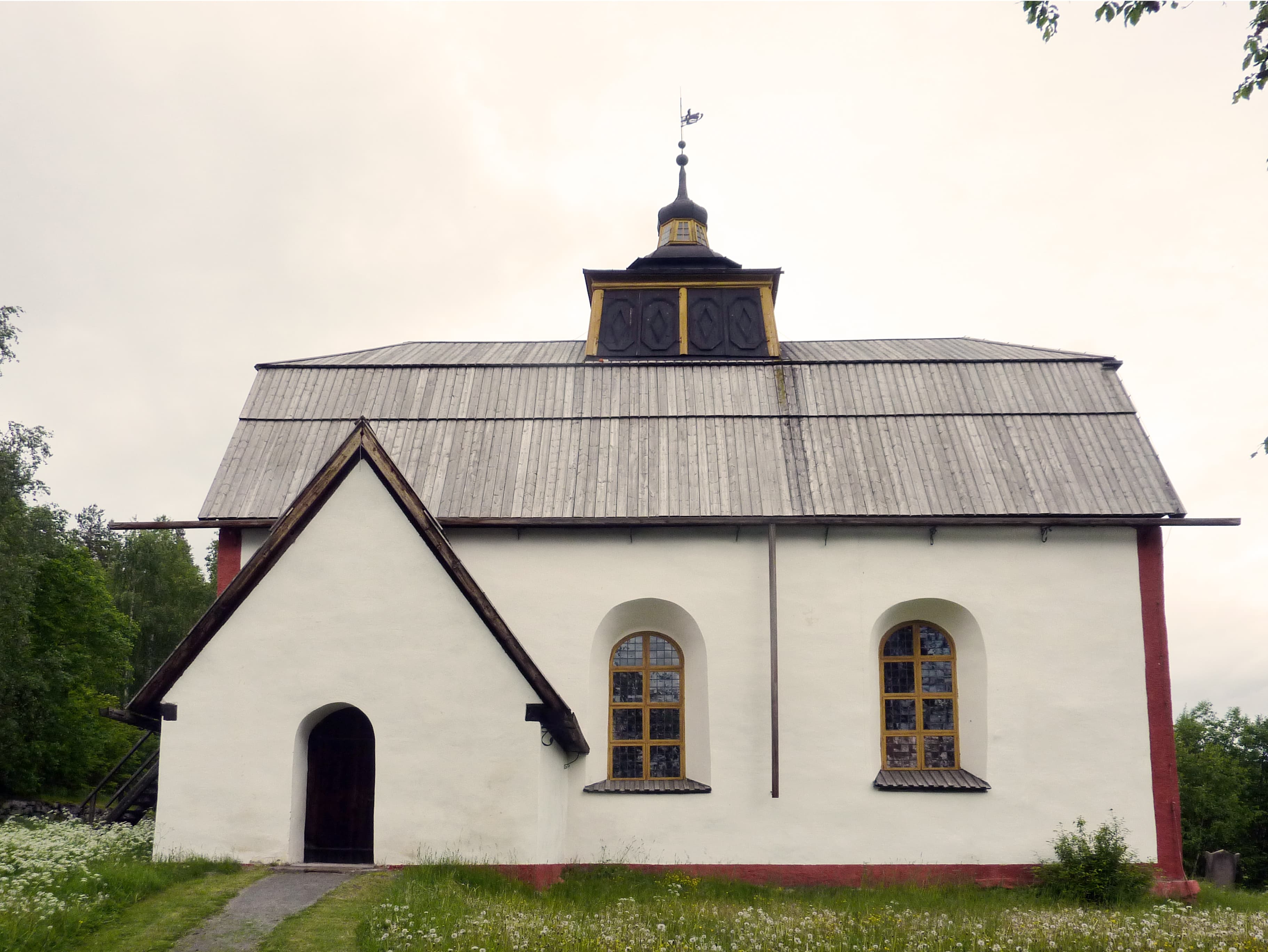 Ytterlännäs old church