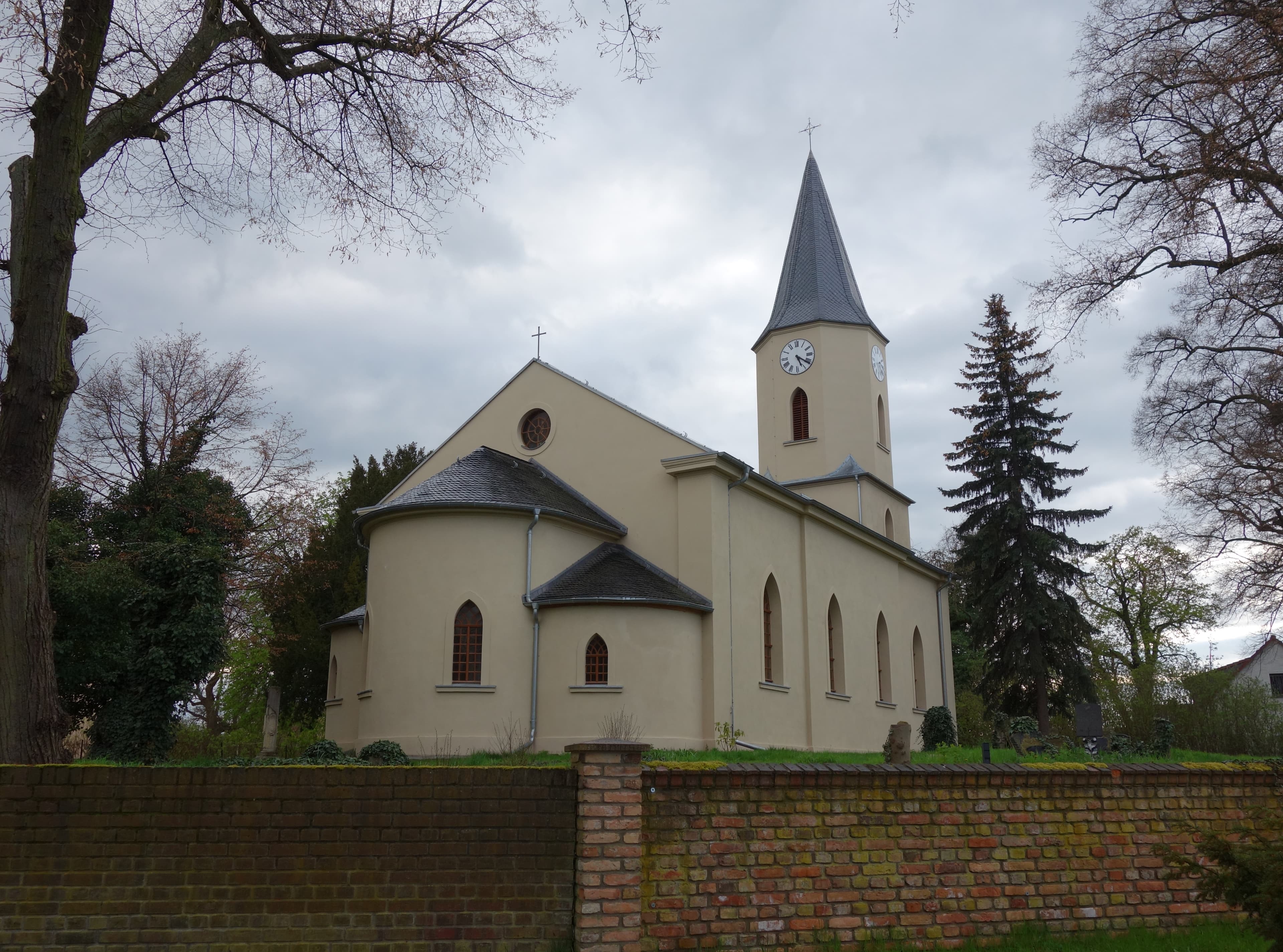 Highway church Zeestow