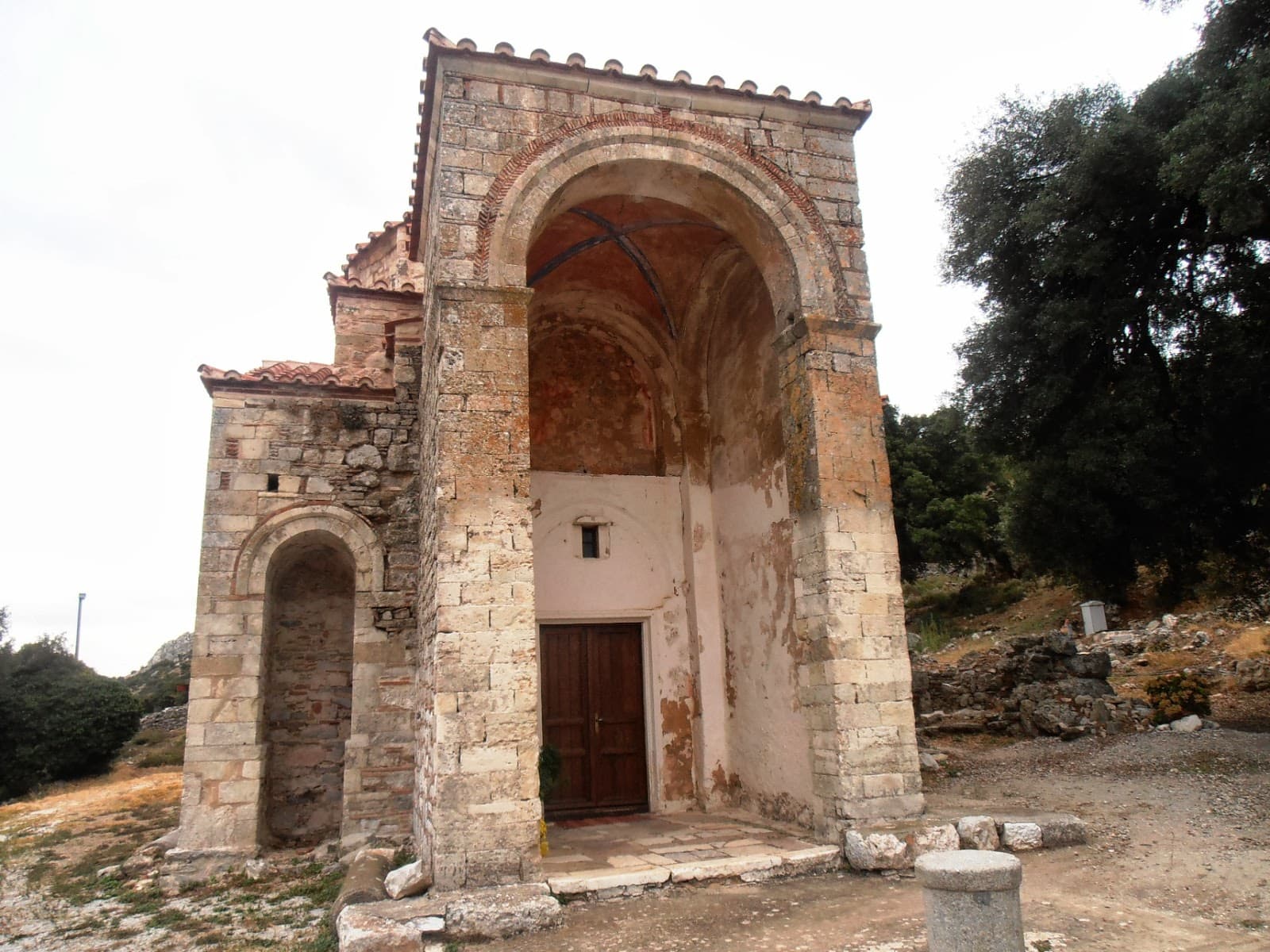 Zoodochos Pigi Church, Dervenosalesi