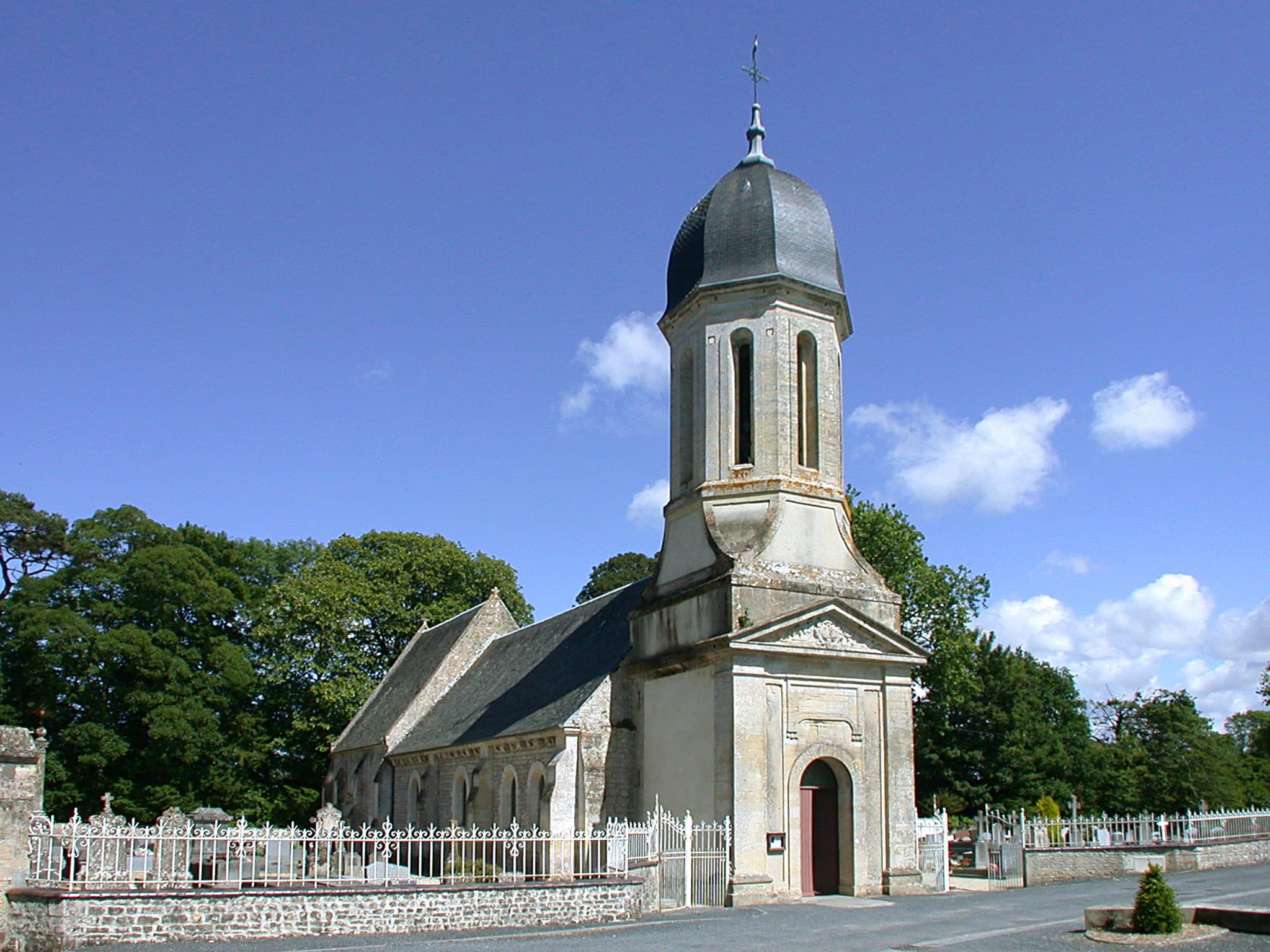 Église Saint-Martin de Maisons