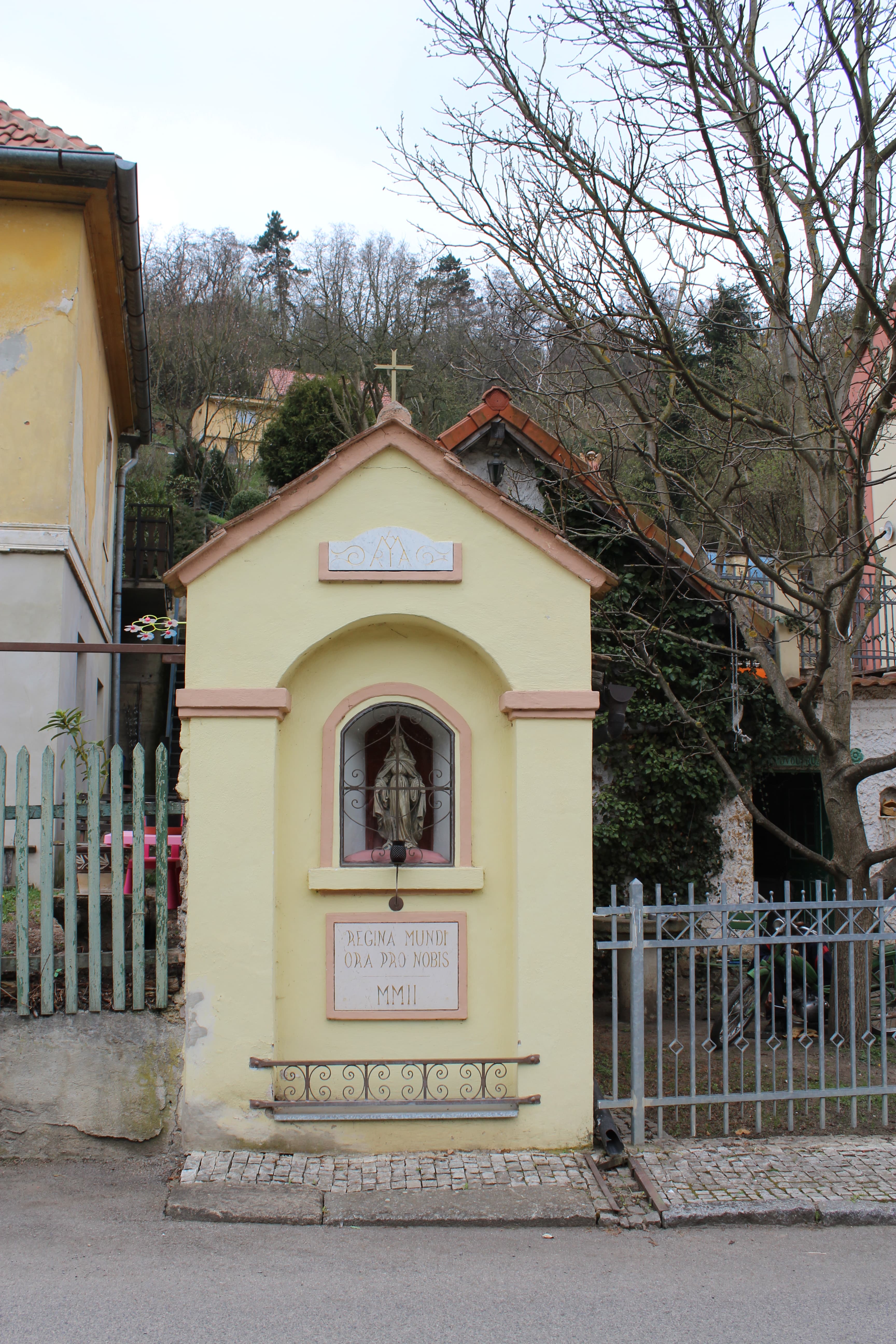 Chapel-shrine of Regina Mundi in Nižbor