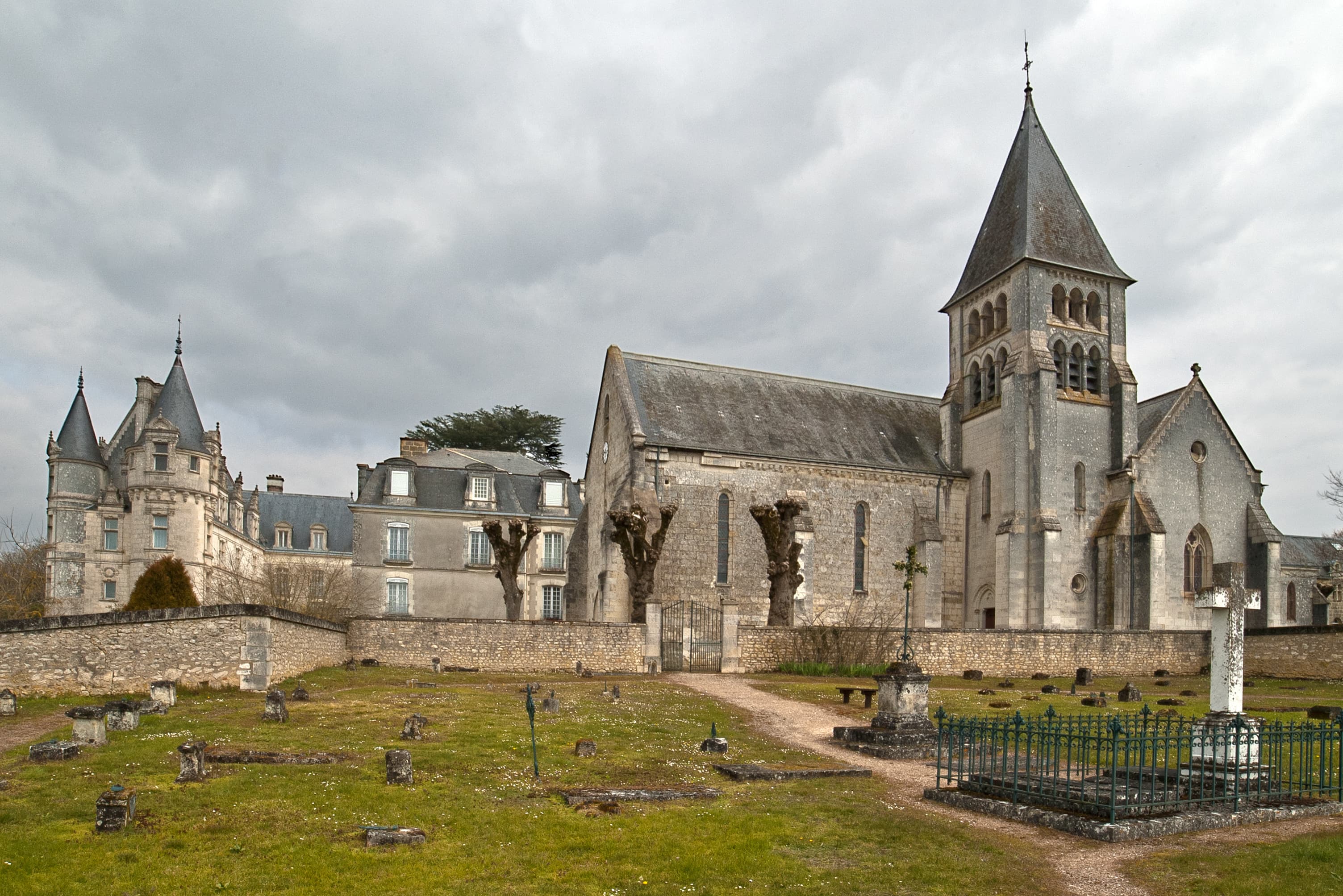 Église Saint-Hilaire de Châteauvieux