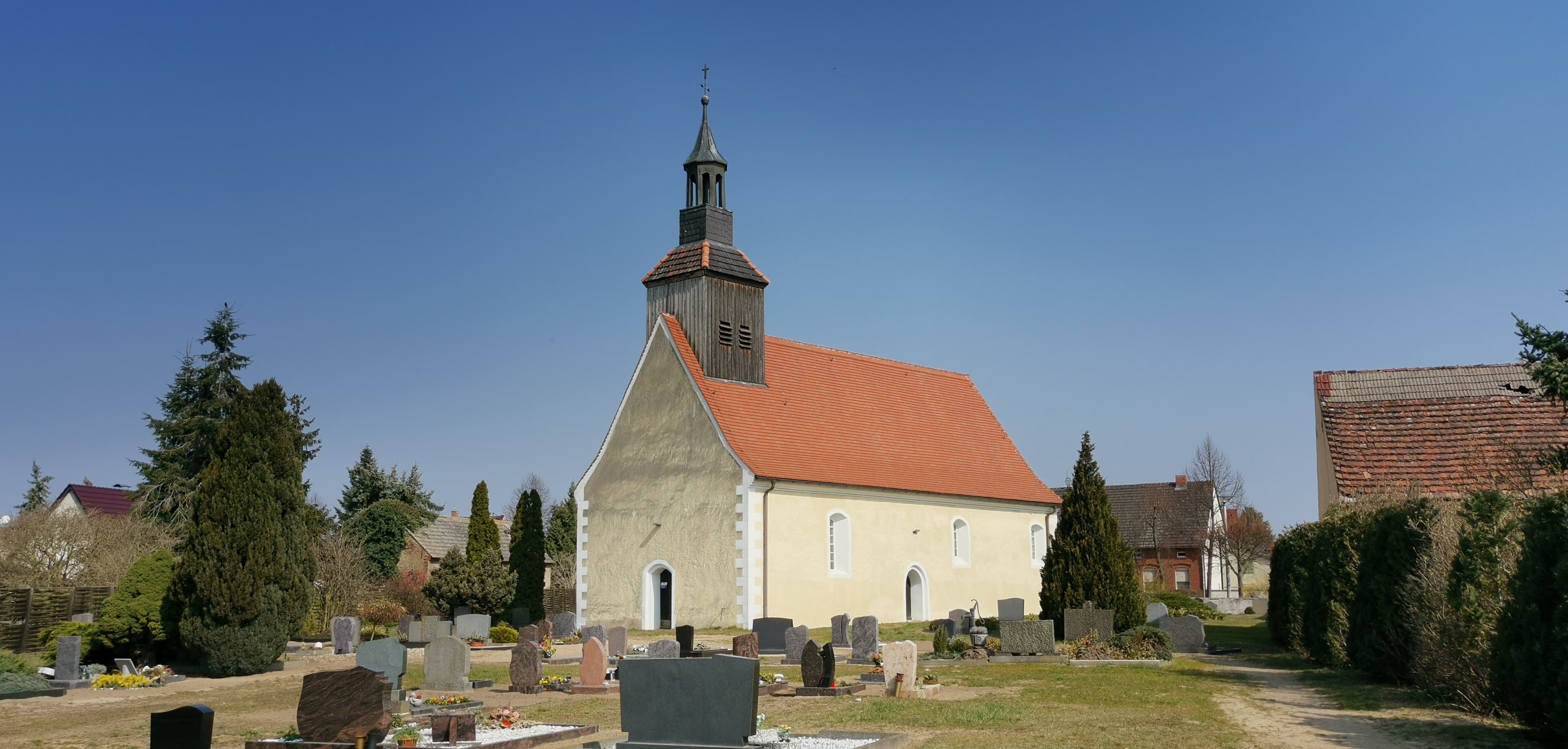 Village church Großrössen
