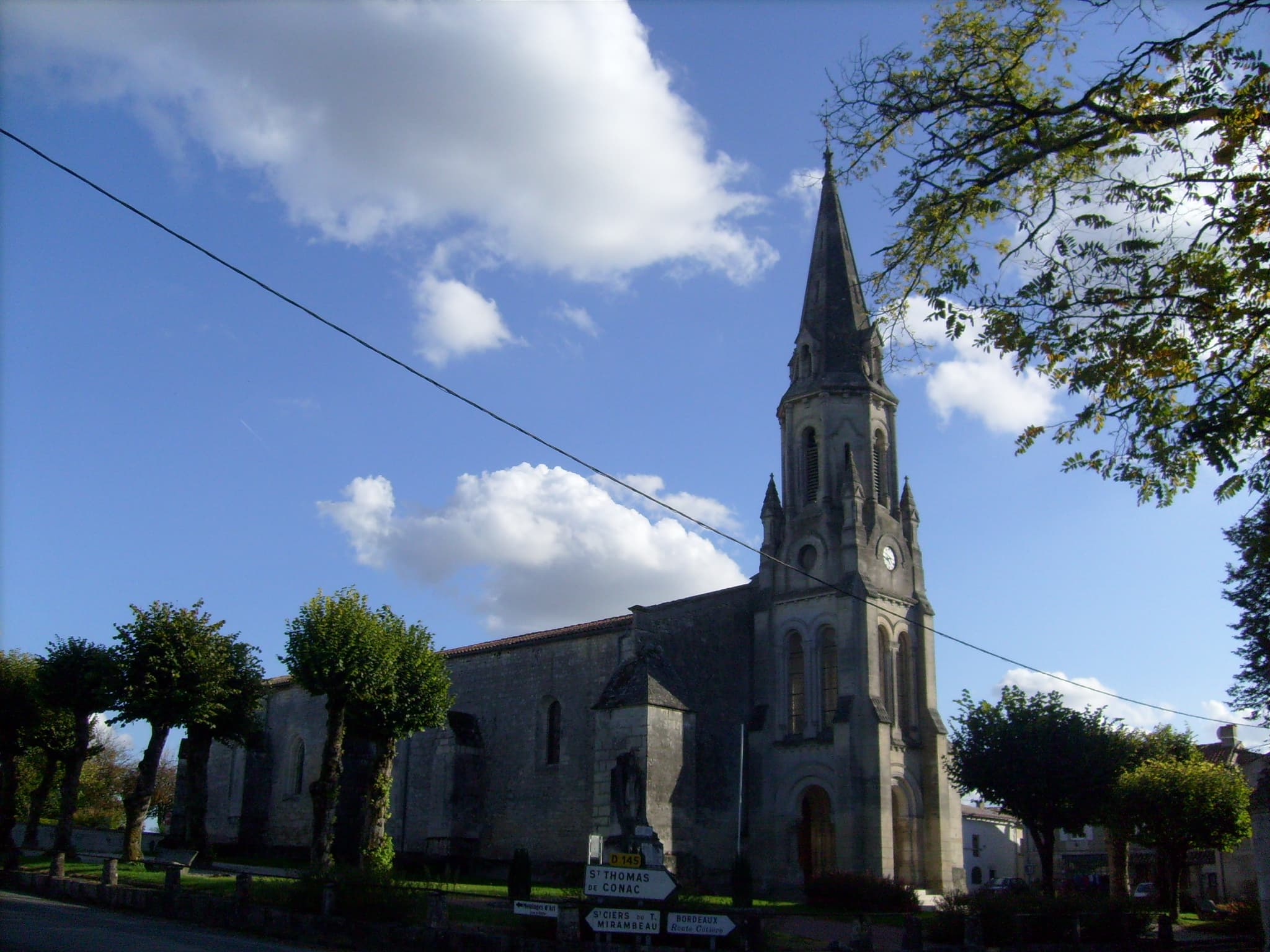 Église Saint-Michel de Saint-Dizant-du-Gua