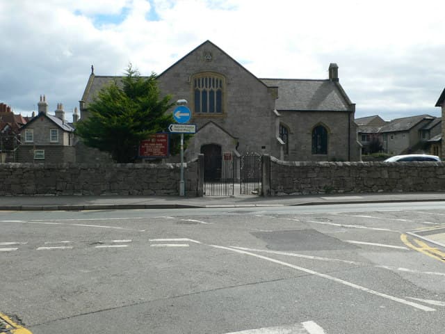 Church of The Holy Trinity, Russell Road (Se Side)
