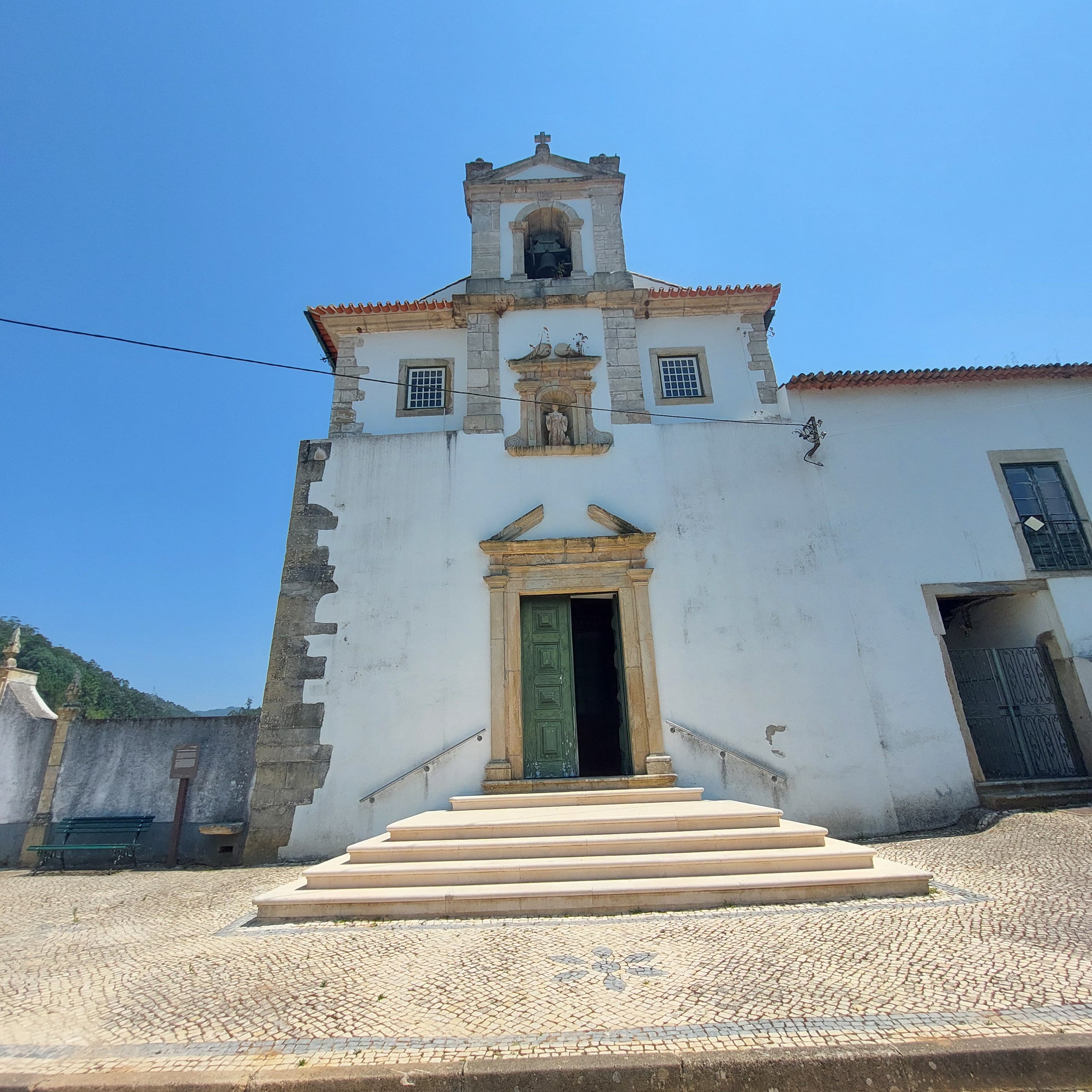 Igreja Paroquial de São Paulo de Frades