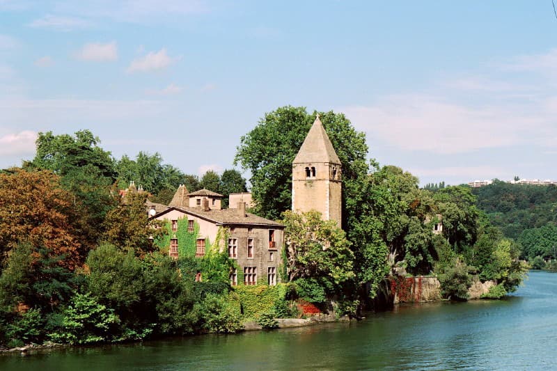 Église Notre-Dame, sur l'île Barbe