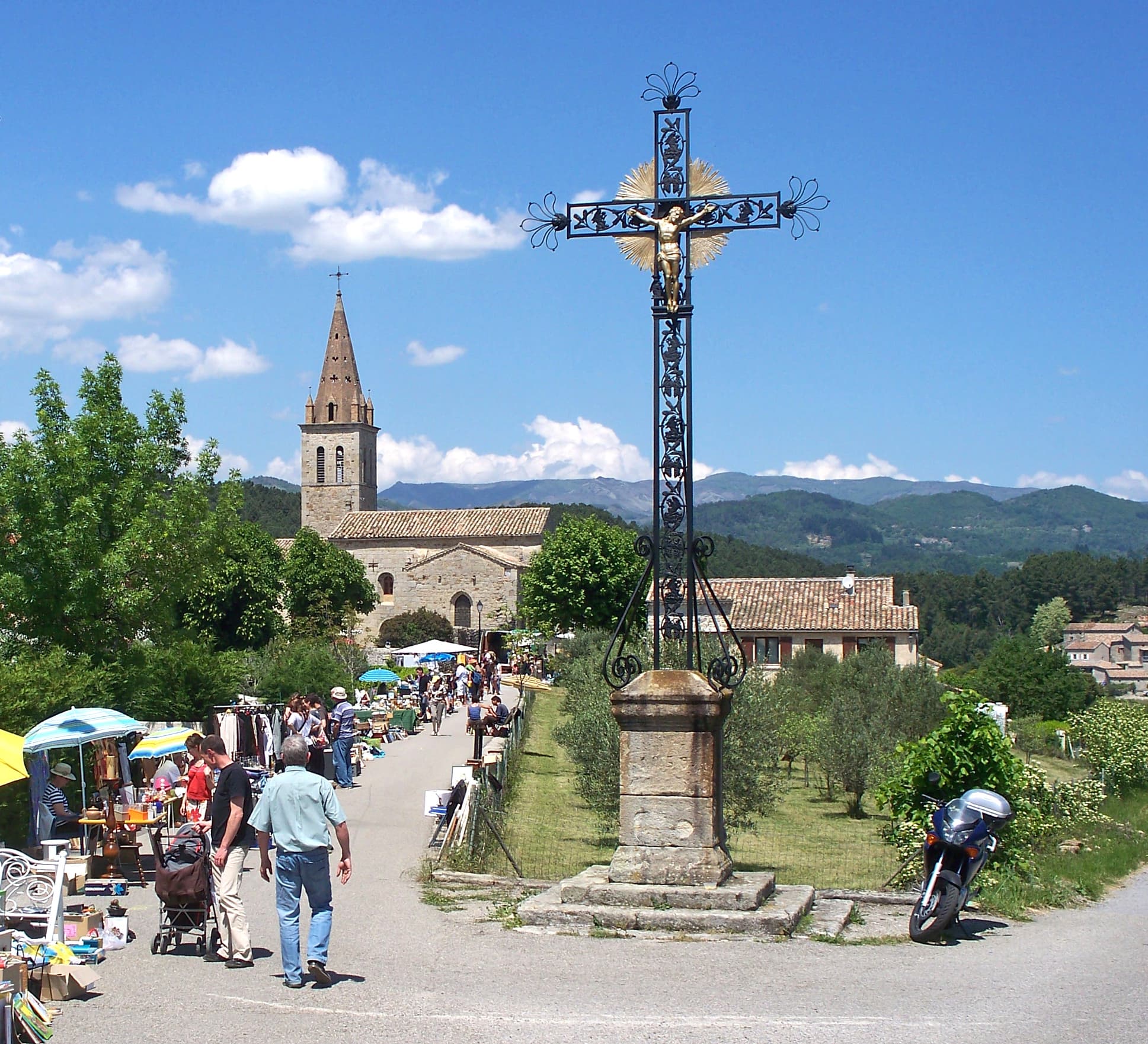 Église Saint-Julien de Saint-Julien-du-Serre