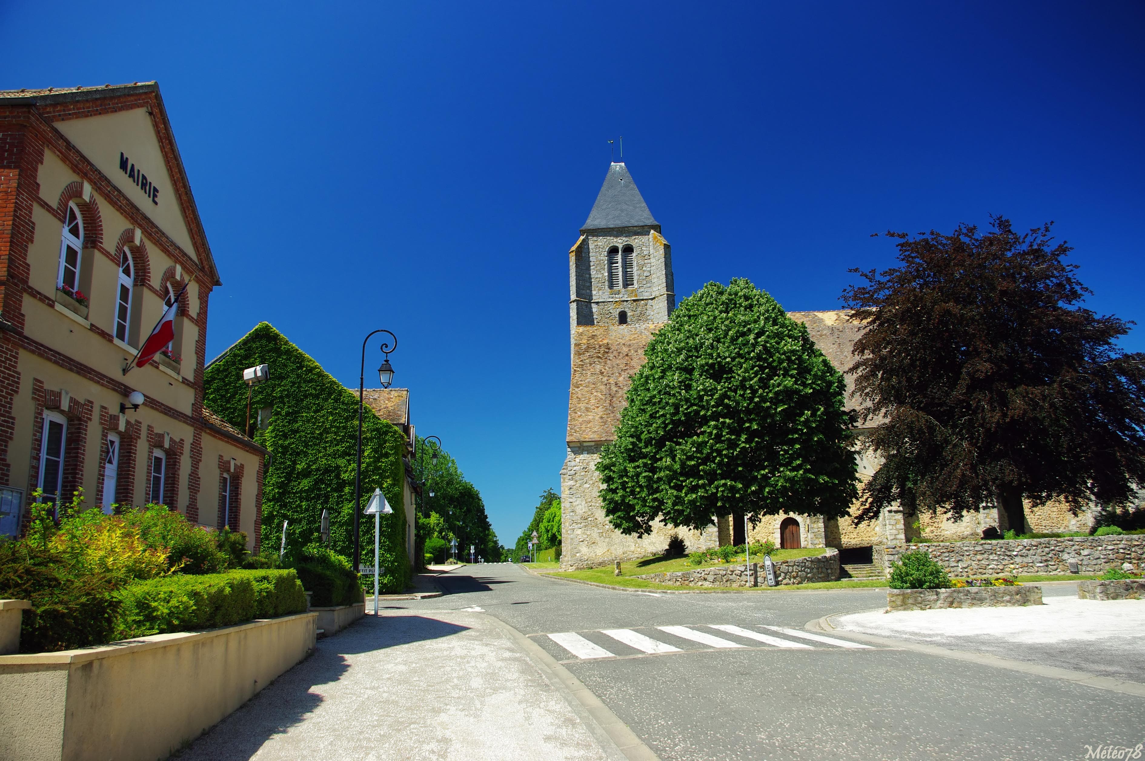 Eglise Saint-Pierre de Longvilliers (Yvelines)