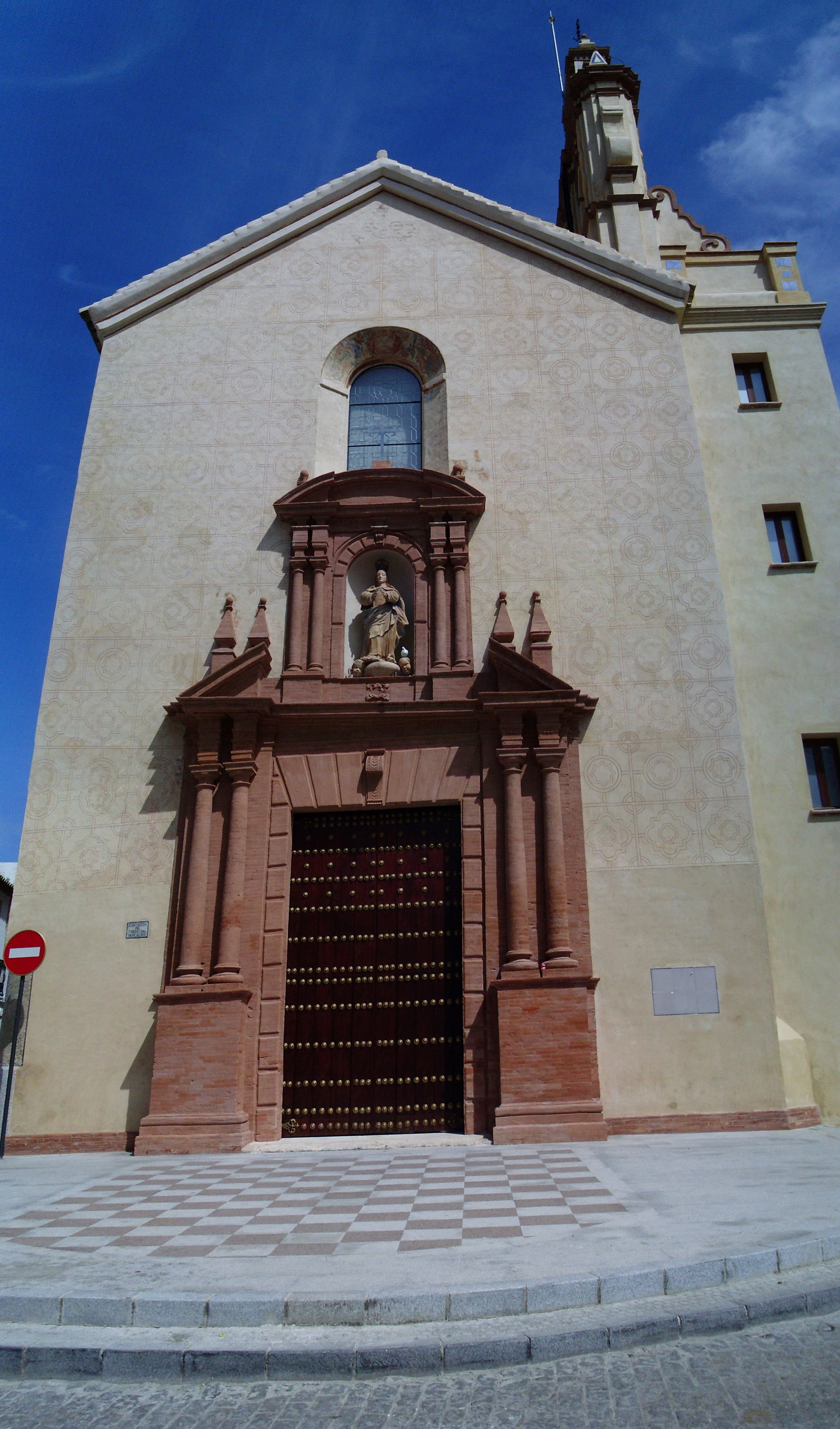 Iglesia de la Limpia Concepción de Nuestra Señora y portada del antiguo convento de los Carmelitas Descalzos