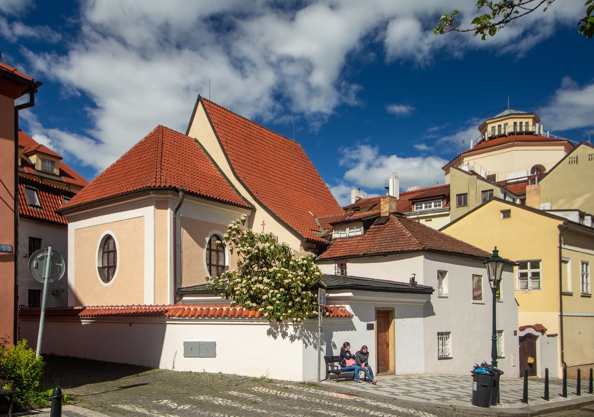 Church of Saint Lawrence in Malá Strana, Hellichova