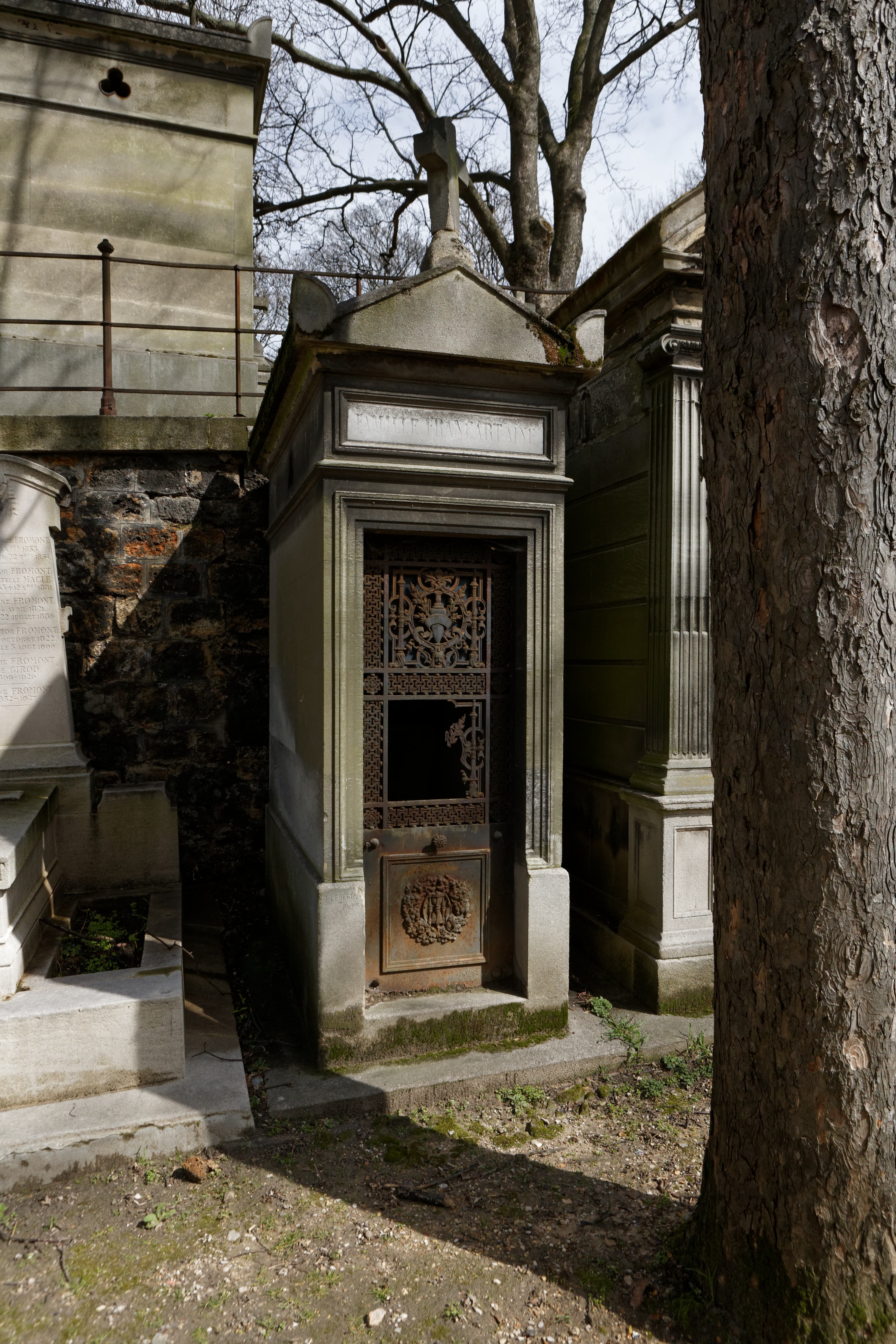 Grave of Francart