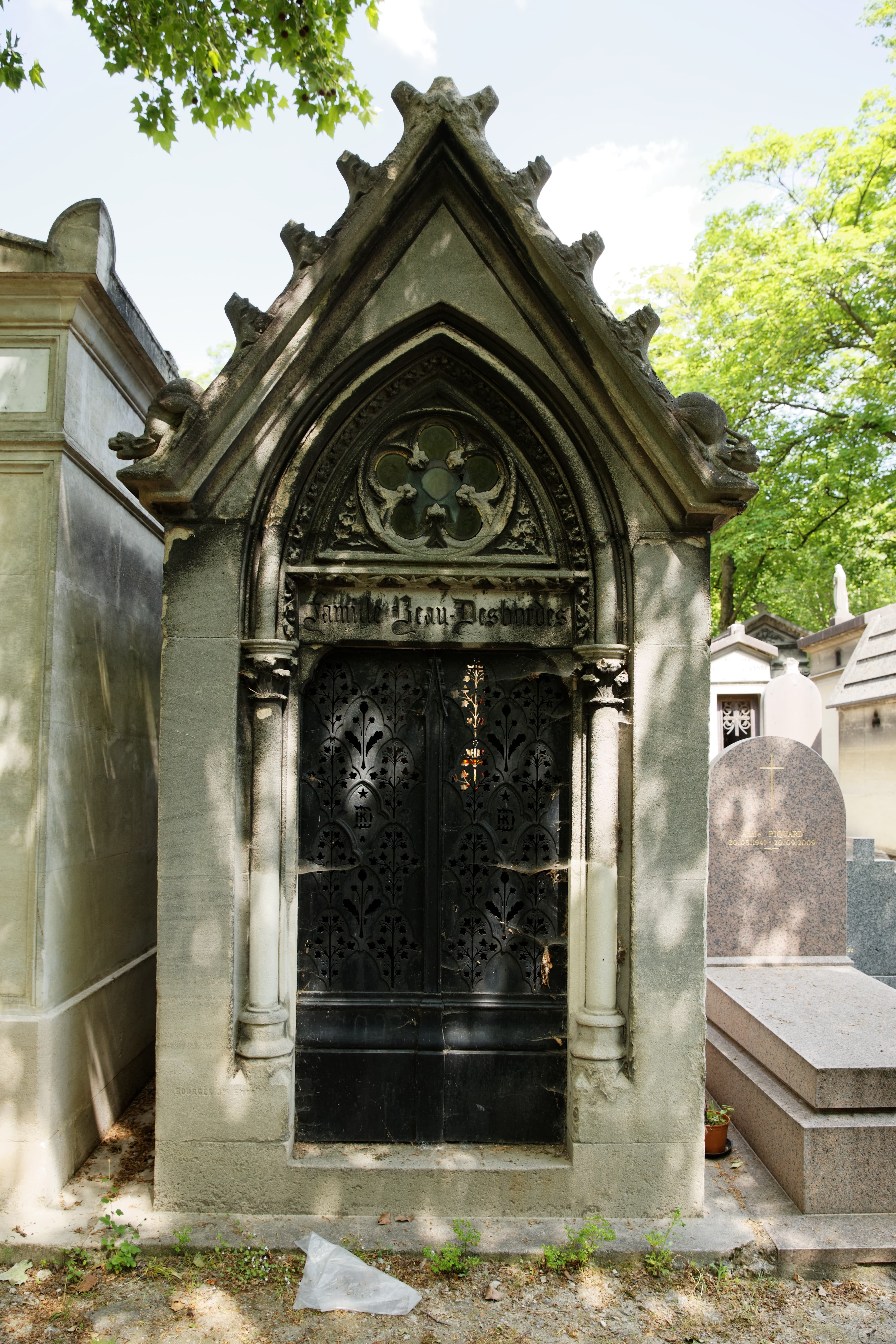 Grave of Beau-Desbordes