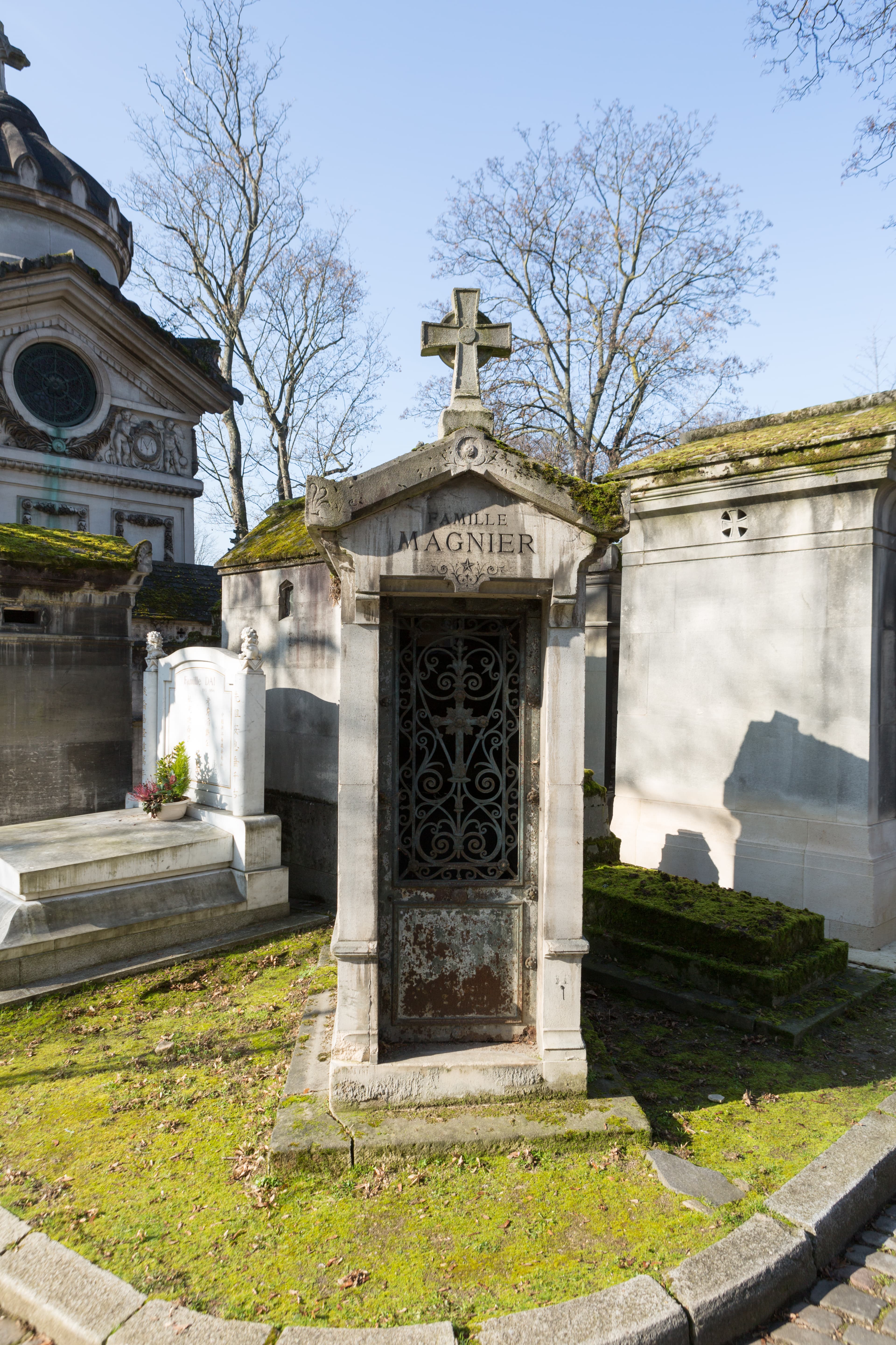 Grave of Magnier
