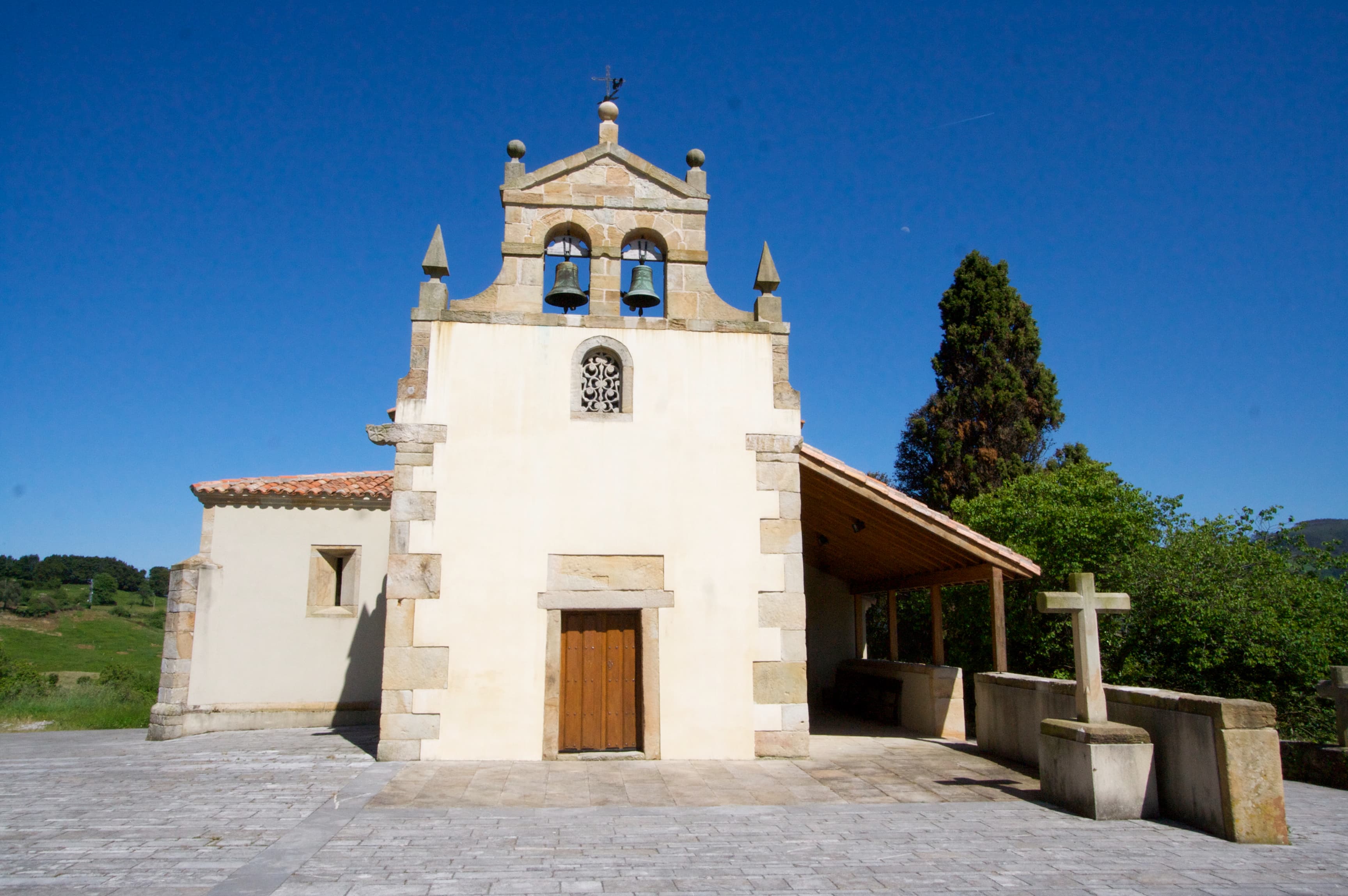 church of San Andrés de Bedriñana