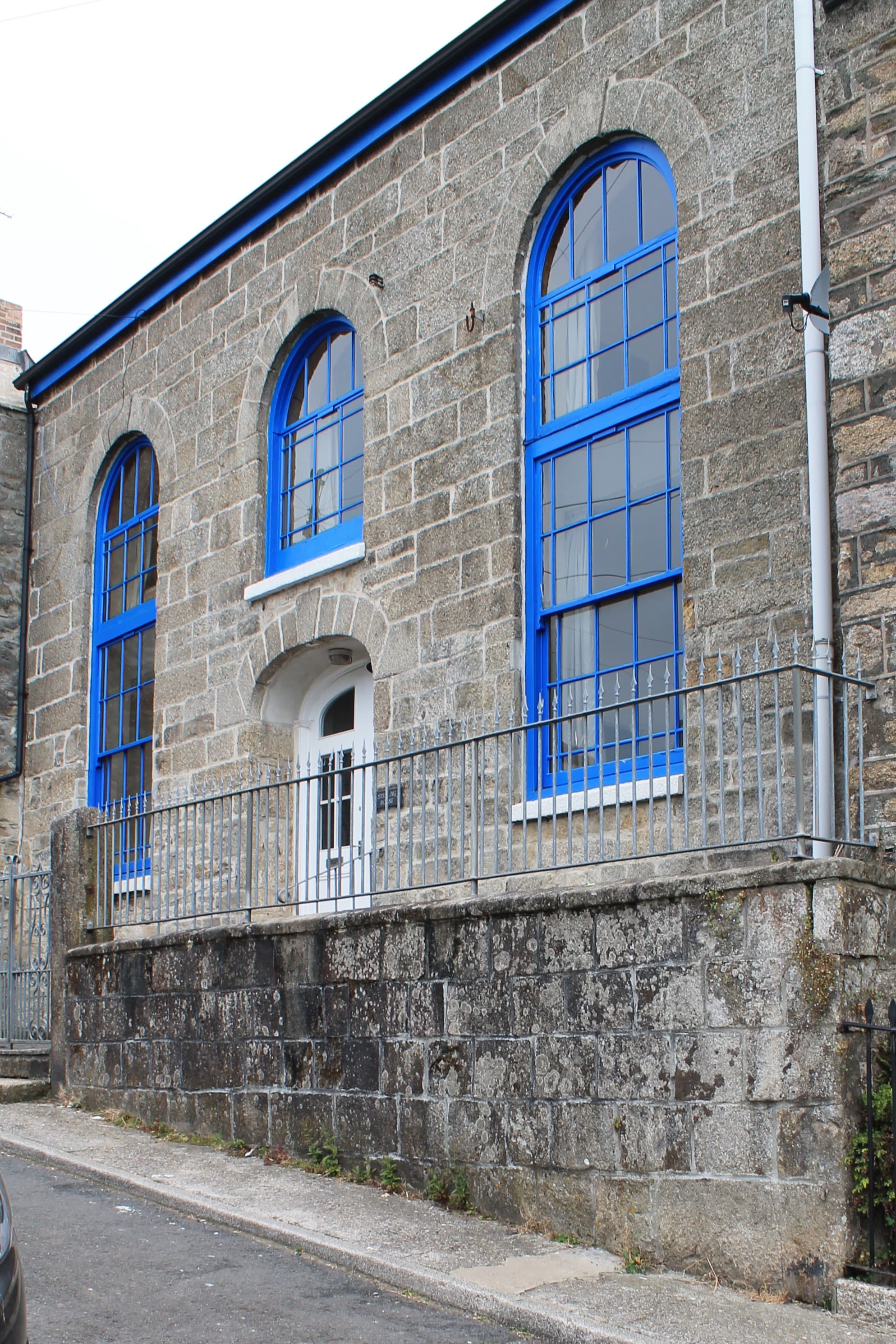 Tabernacle (New Life Christian Centre), Forecourt Walls And Railings