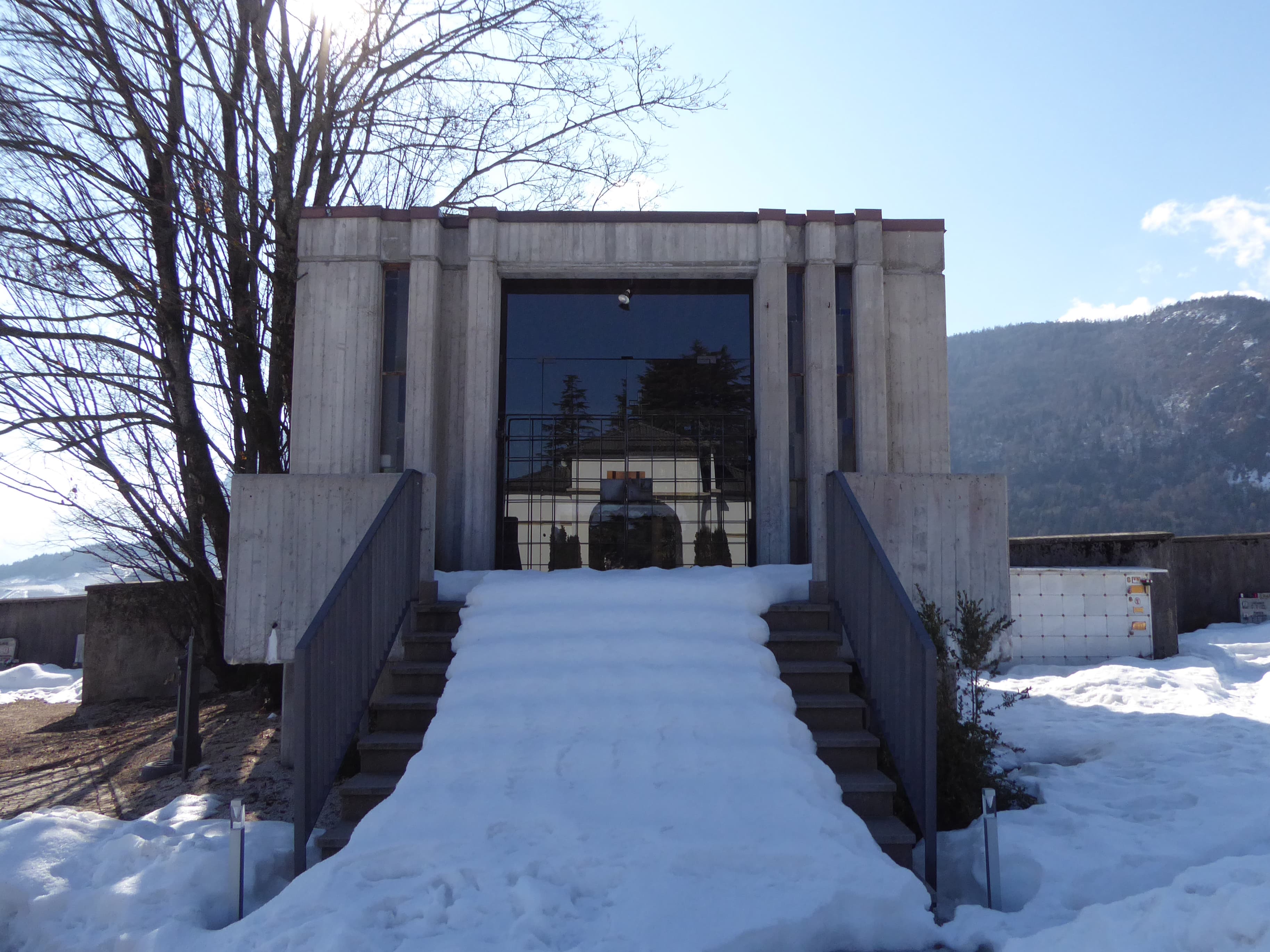 Holy Cross chapel