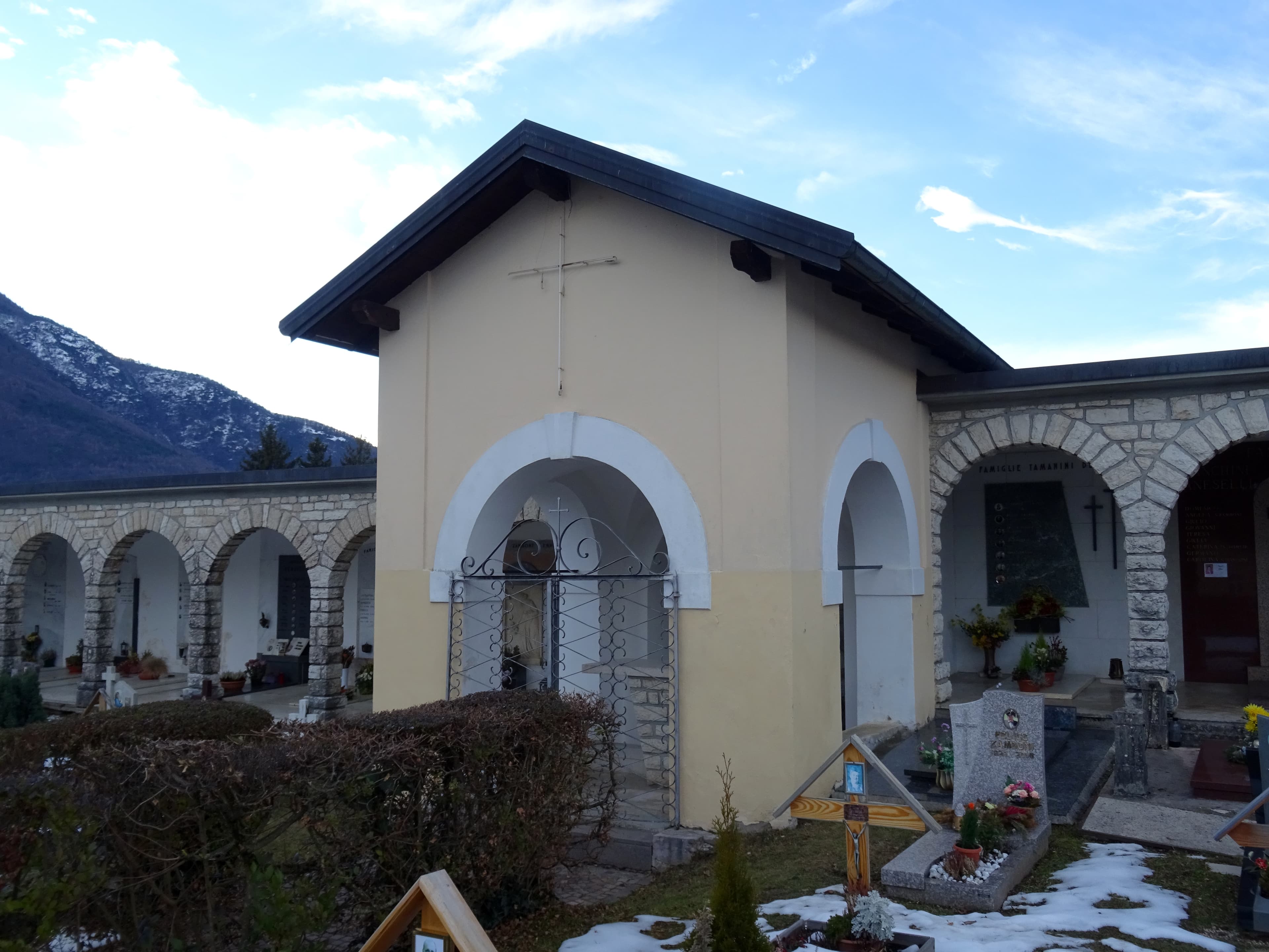 Holy Cross chapel