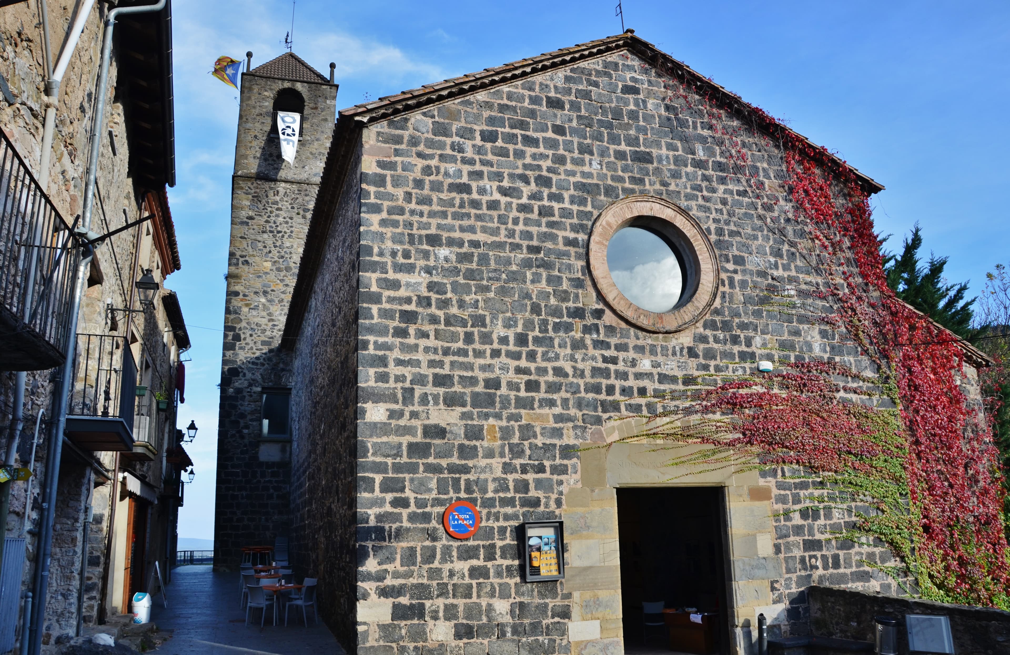 Església vella de Castellfollit de la Roca
